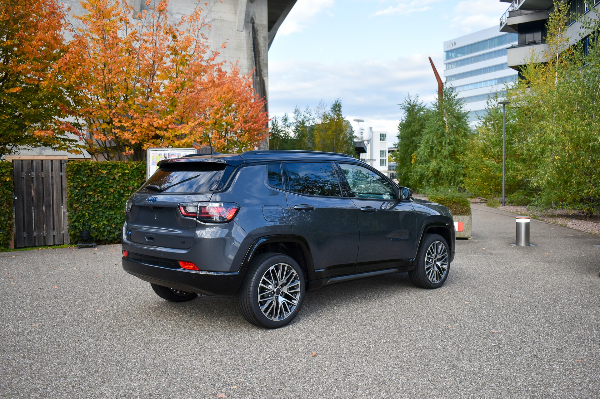 JEEP Compass 1.3 T PHEV Summit Sky AWD-image-6