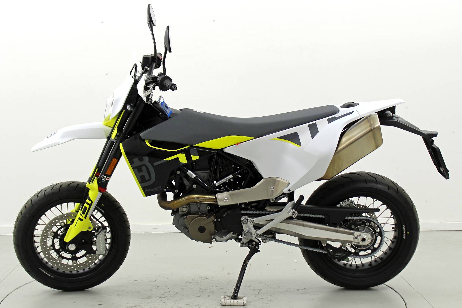 HUSQVARNA 701 Supermoto-image-4