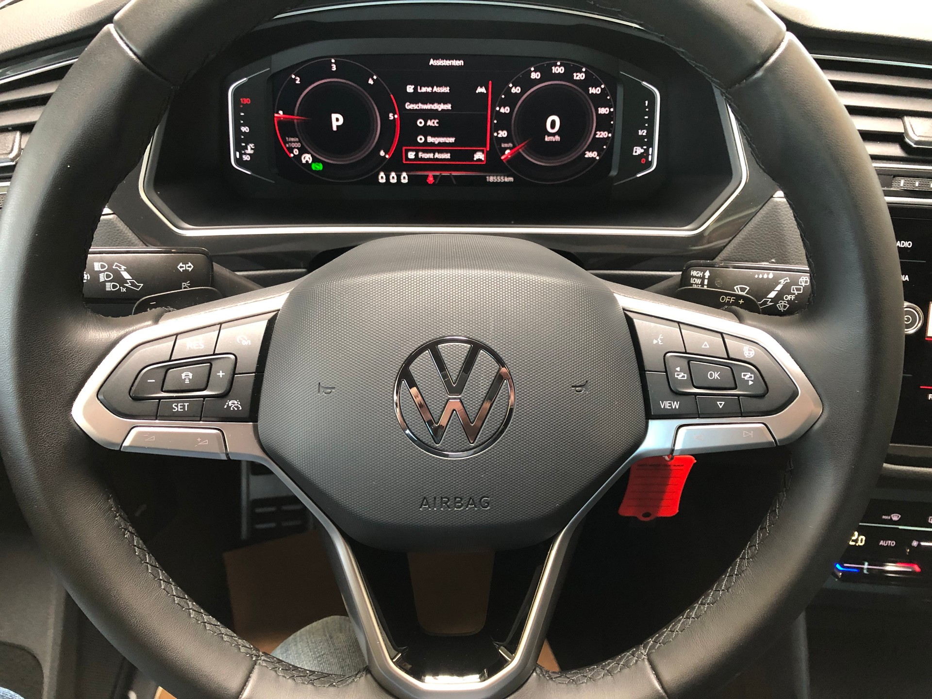 VW Tiguan 2.0 TDI SCR MOVE 4Motion DSG-image-24