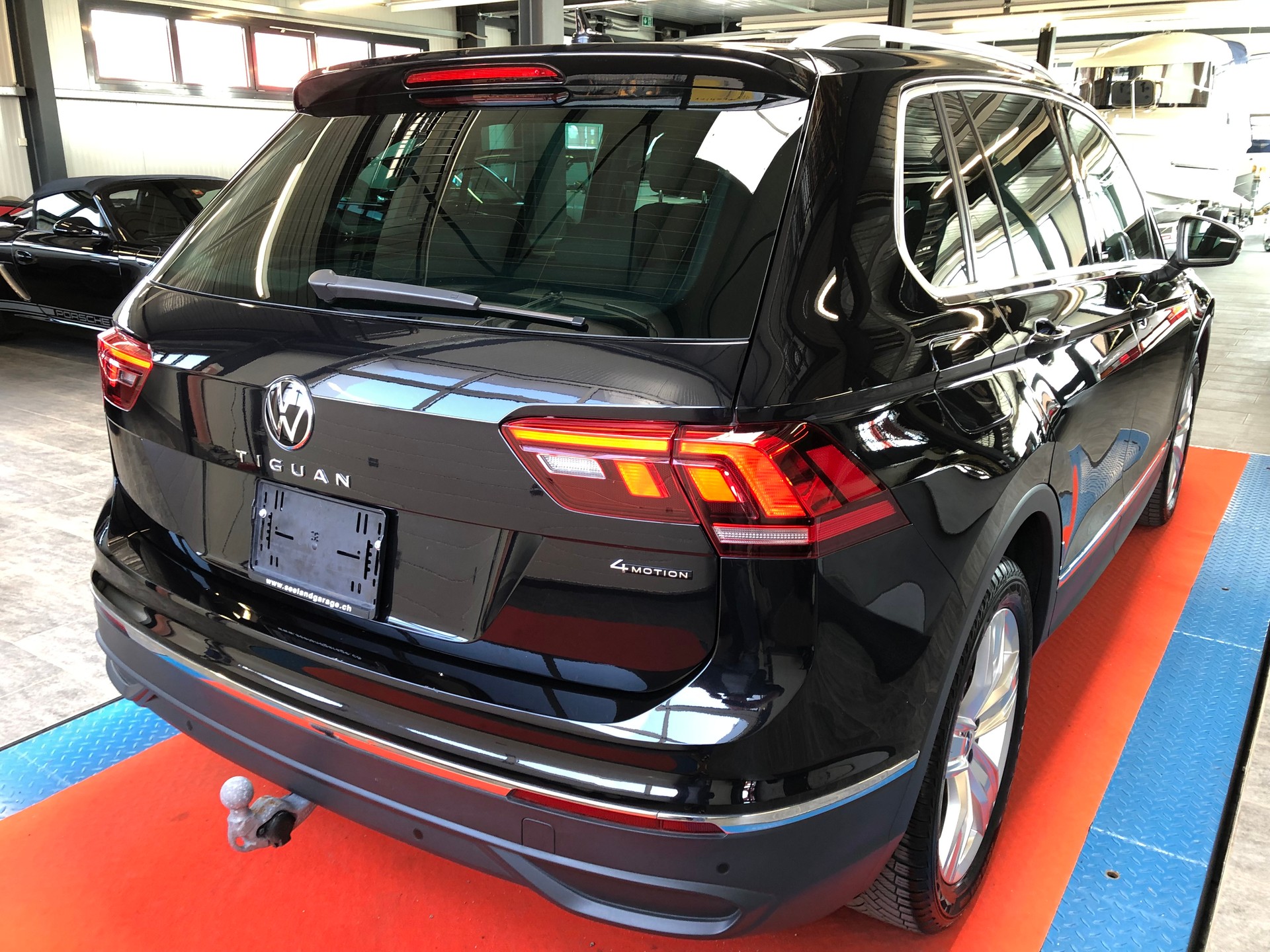 VW Tiguan 2.0 TDI SCR MOVE 4Motion DSG-image-9
