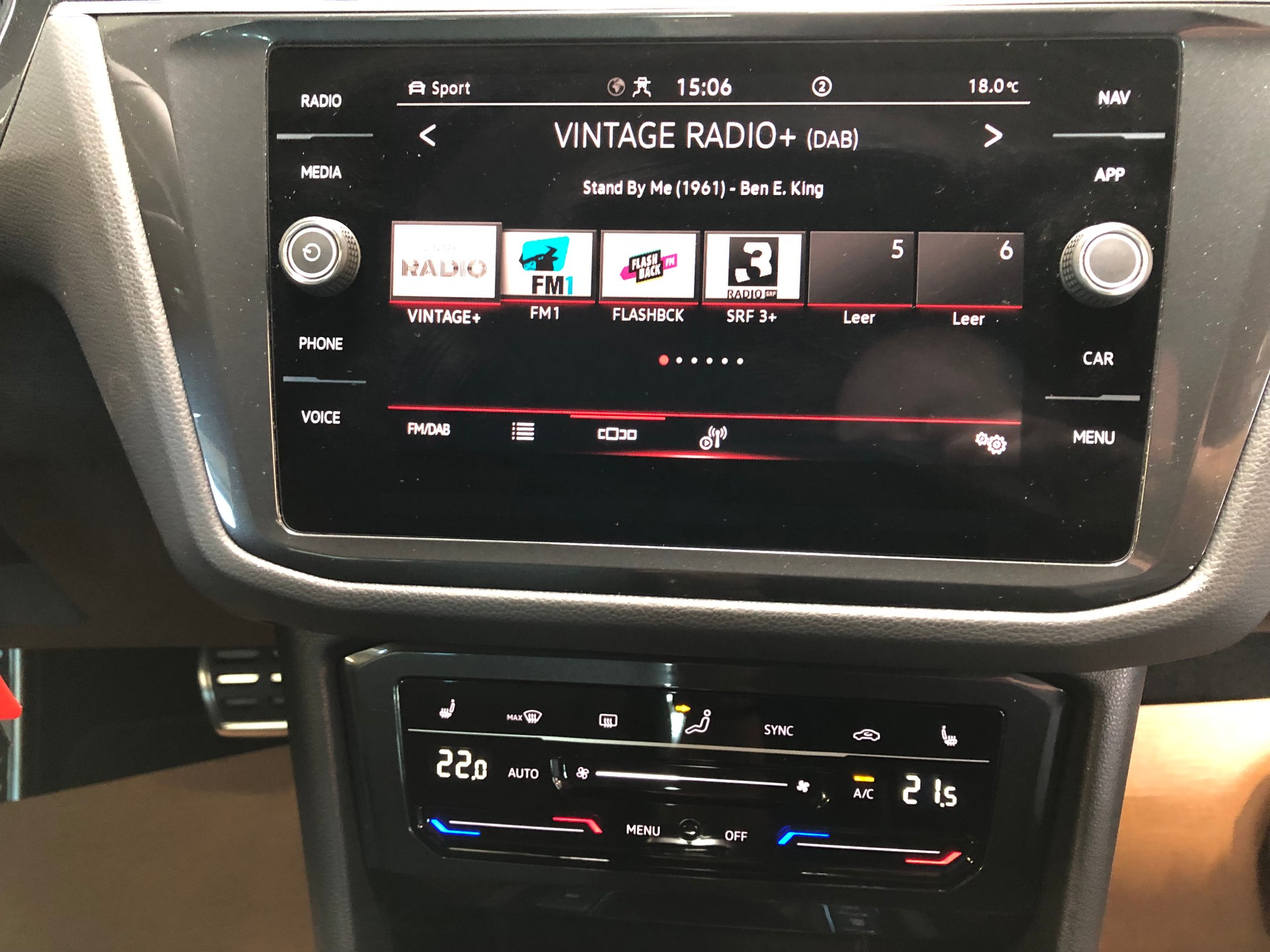 VW Tiguan 2.0 TDI SCR MOVE 4Motion DSG-image-14