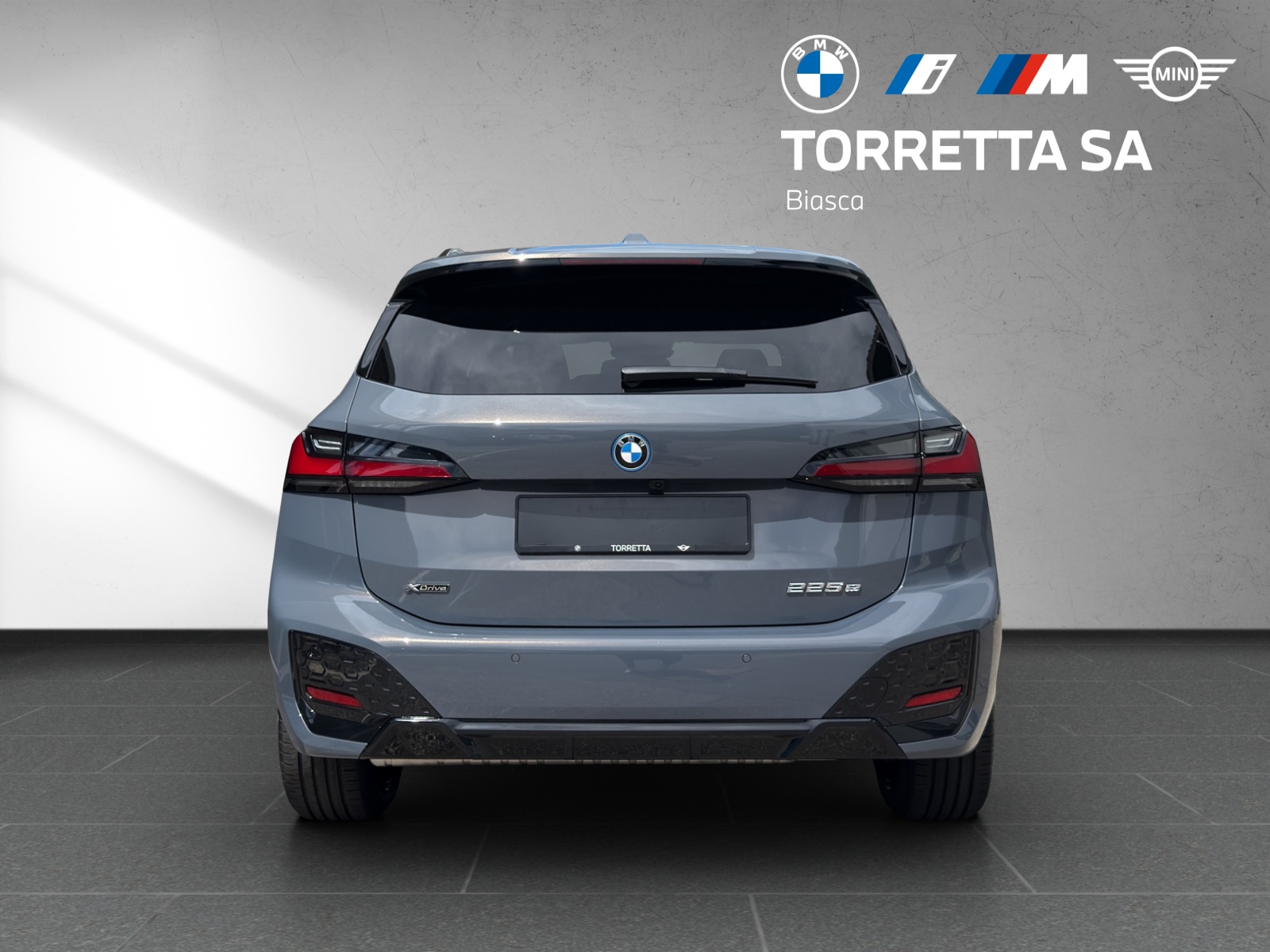 BMW 225e xDrive Active Tourer M Sport-showroom-element-3
