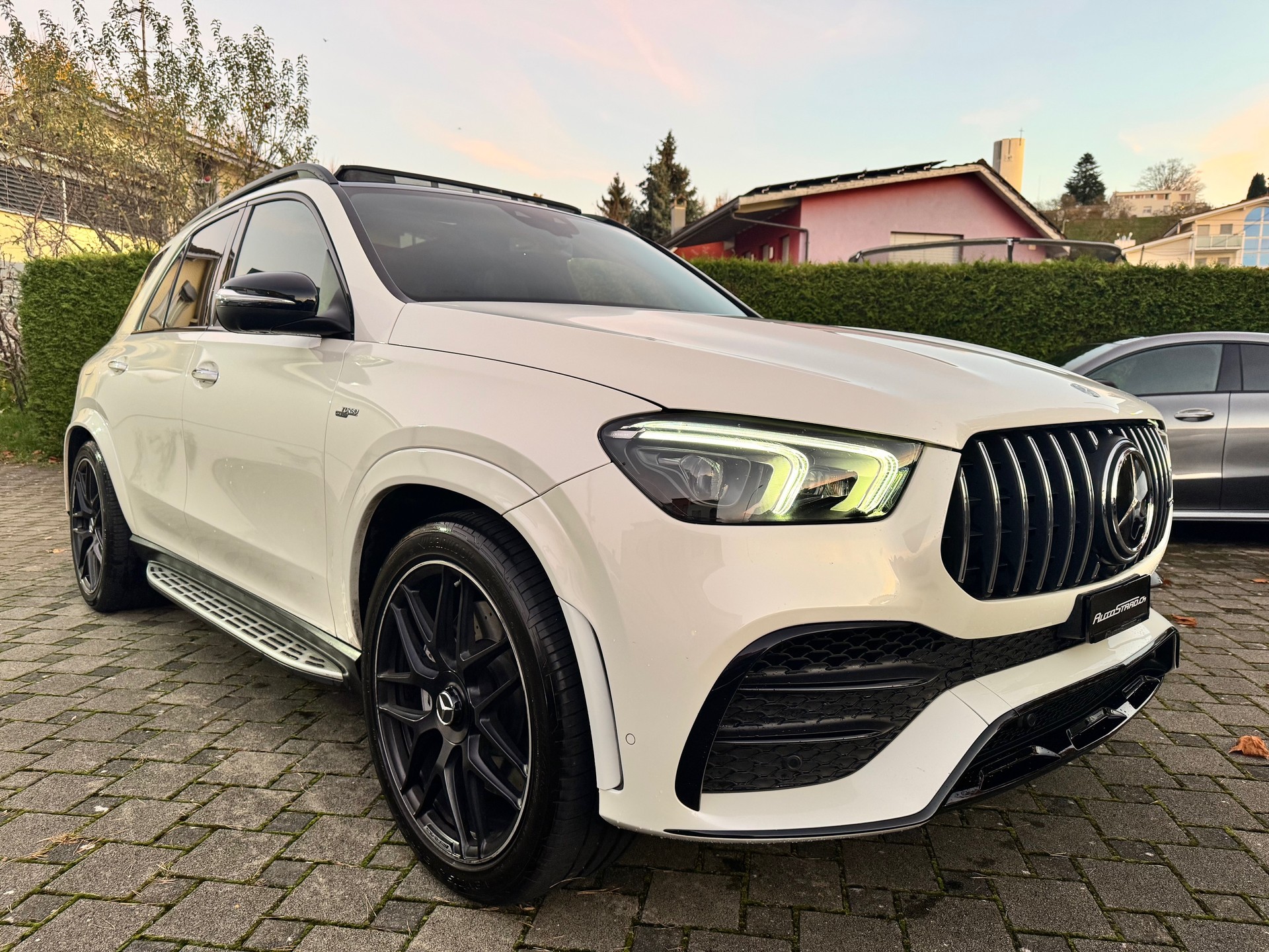 MERCEDES-BENZ GLE 53 AMG 4Matic+ 9G-Speedshift-showroom-element-2