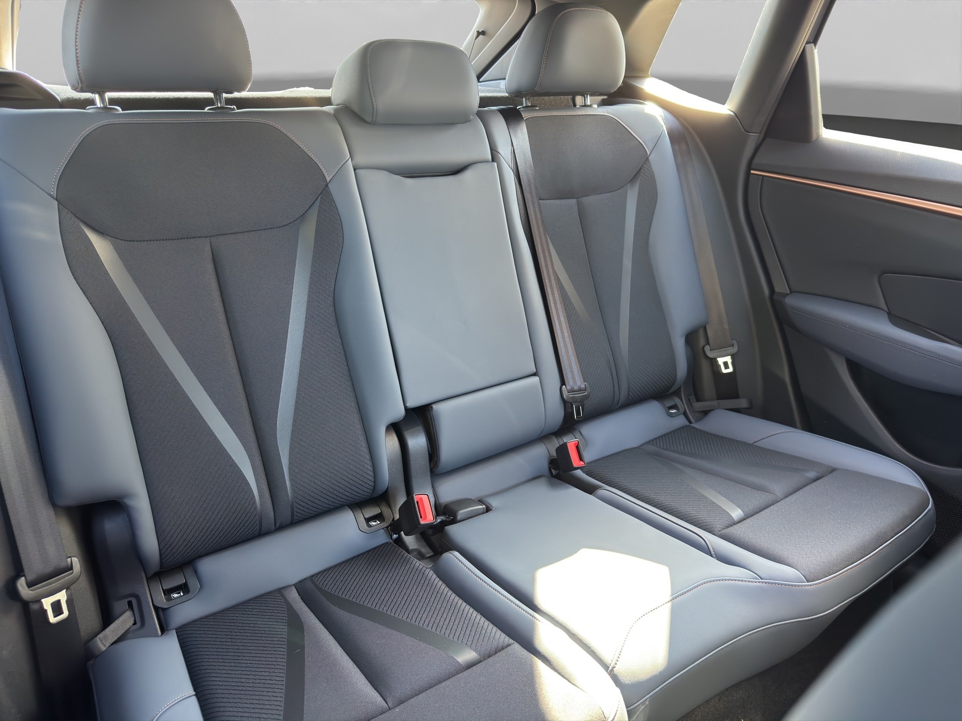 CUPRA Terramar 1.5 eTSI DSG-image-10