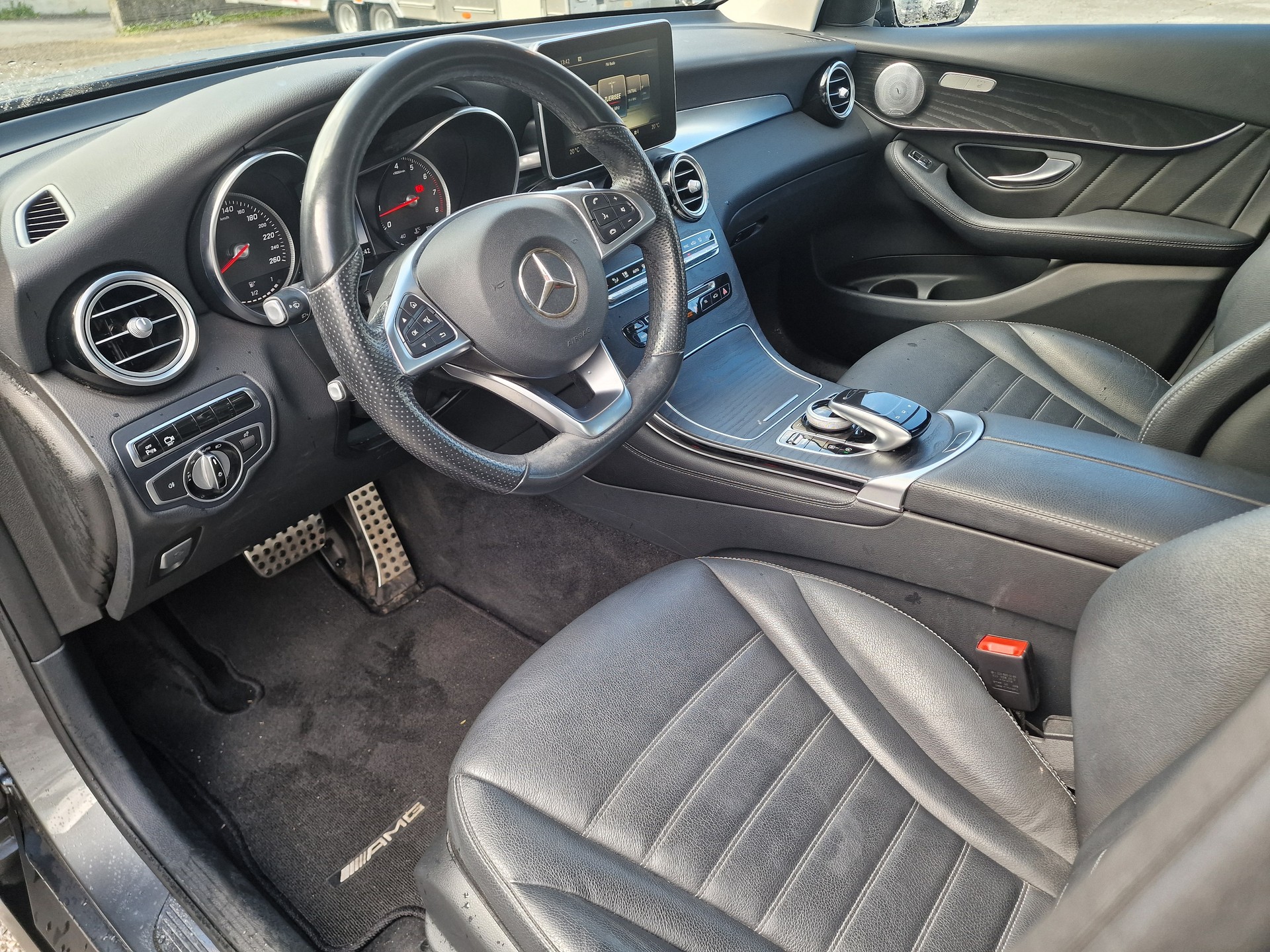 MERCEDES-BENZ GLC 250 AMG Line 4Matic 9G-Tronic 24Mt Gara-image-8