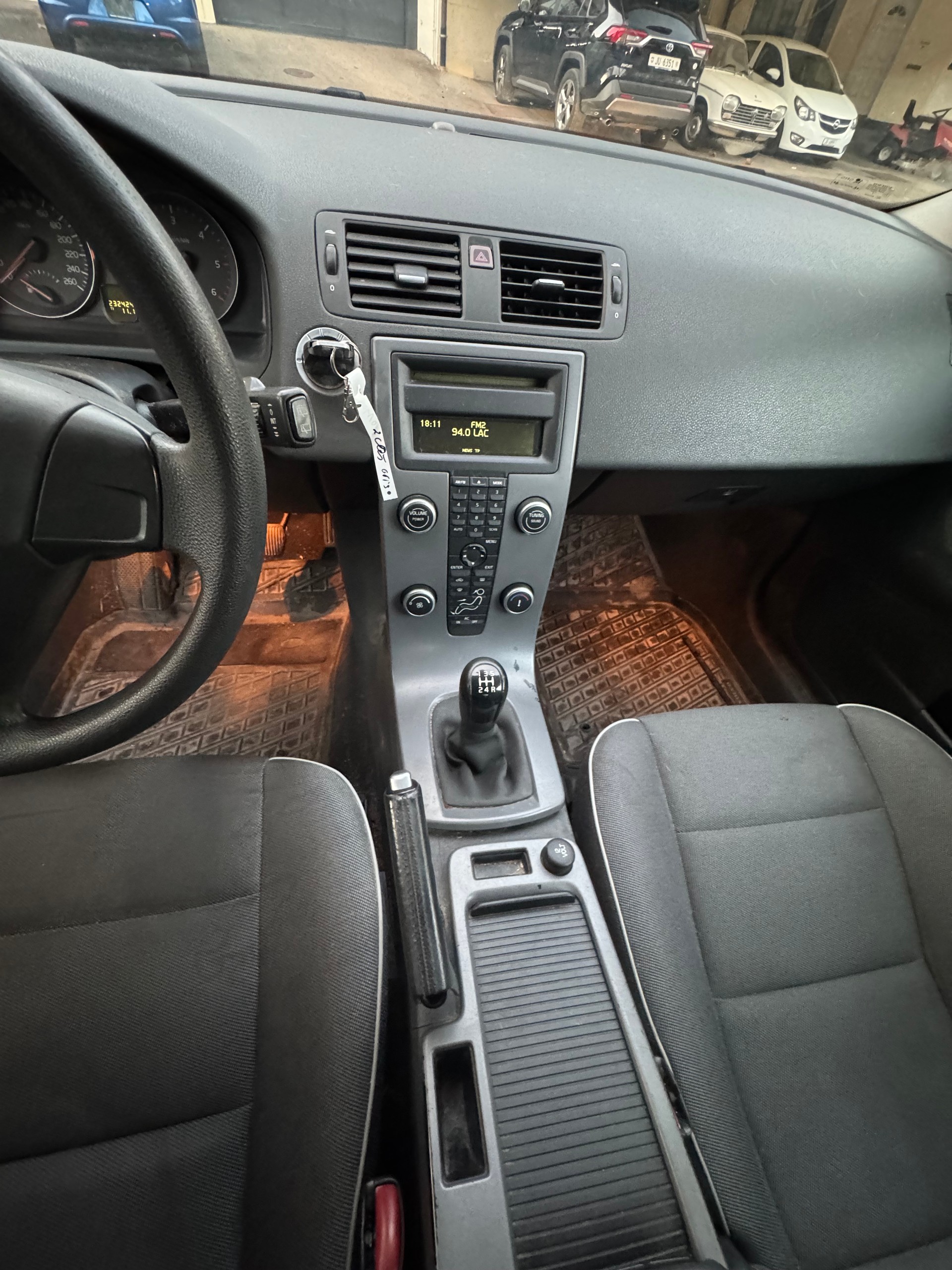 VOLVO C30 1.6D-image-8
