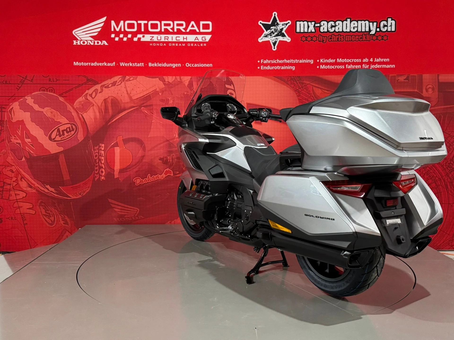 HONDA GL 1800 DA DCT Goldwing *Digital Silver Metallic*-image-6