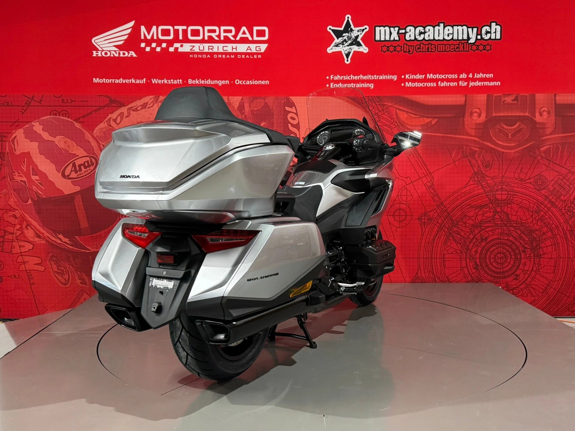 HONDA GL 1800 DA DCT Goldwing *Digital Silver Metallic*-image-5