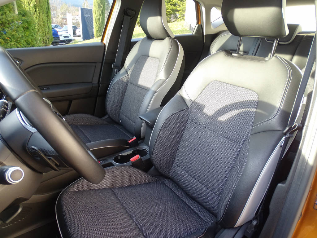 RENAULT Captur 1.3 TCe 140 Intens EDC-image-4