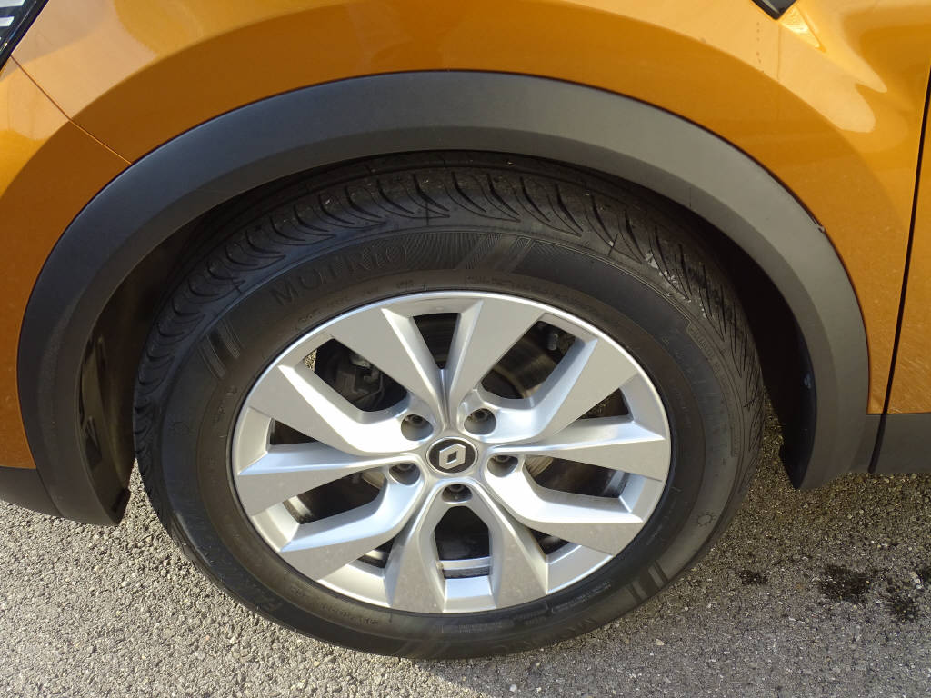 RENAULT Captur 1.3 TCe 140 Intens EDC-showroom-element-1