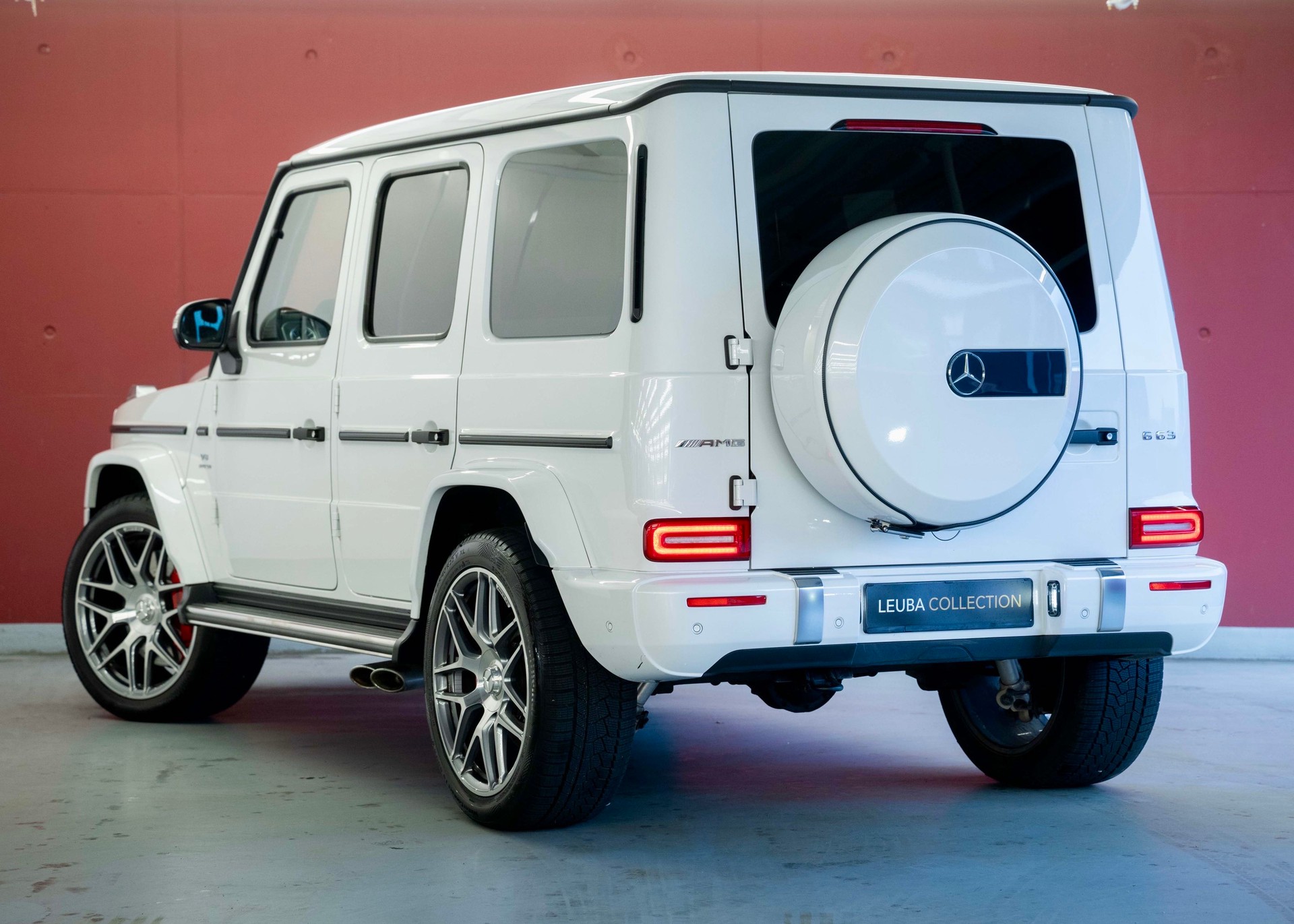MERCEDES-BENZ G 63 AMG Speedshift Plus G-Tronic (Designo Moonlight White Pearl, as new, low mileage)-showroom-element-1
