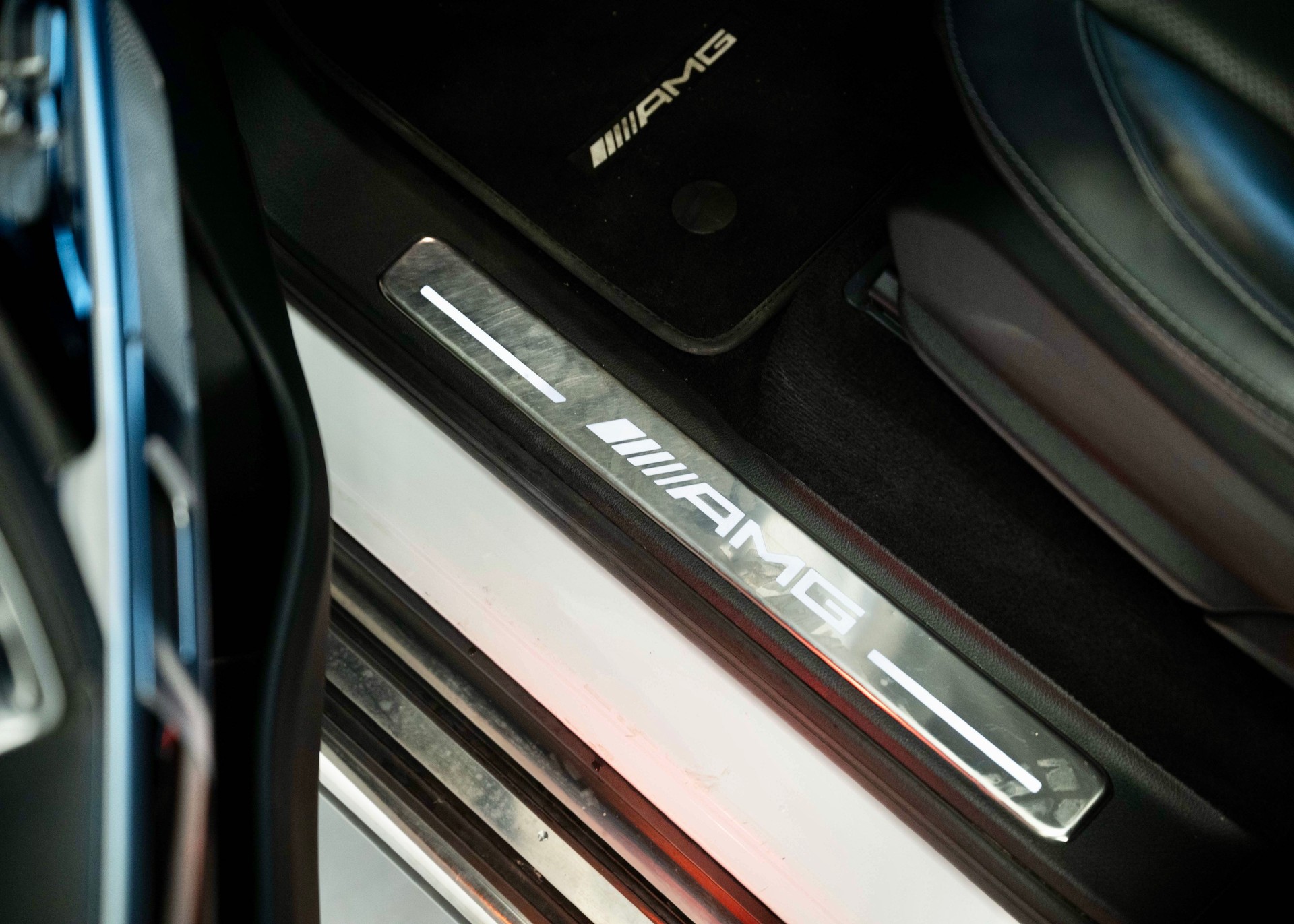 MERCEDES-BENZ G 63 AMG Speedshift Plus G-Tronic (Designo Moonlight White Pearl, as new, low mileage)-image-30