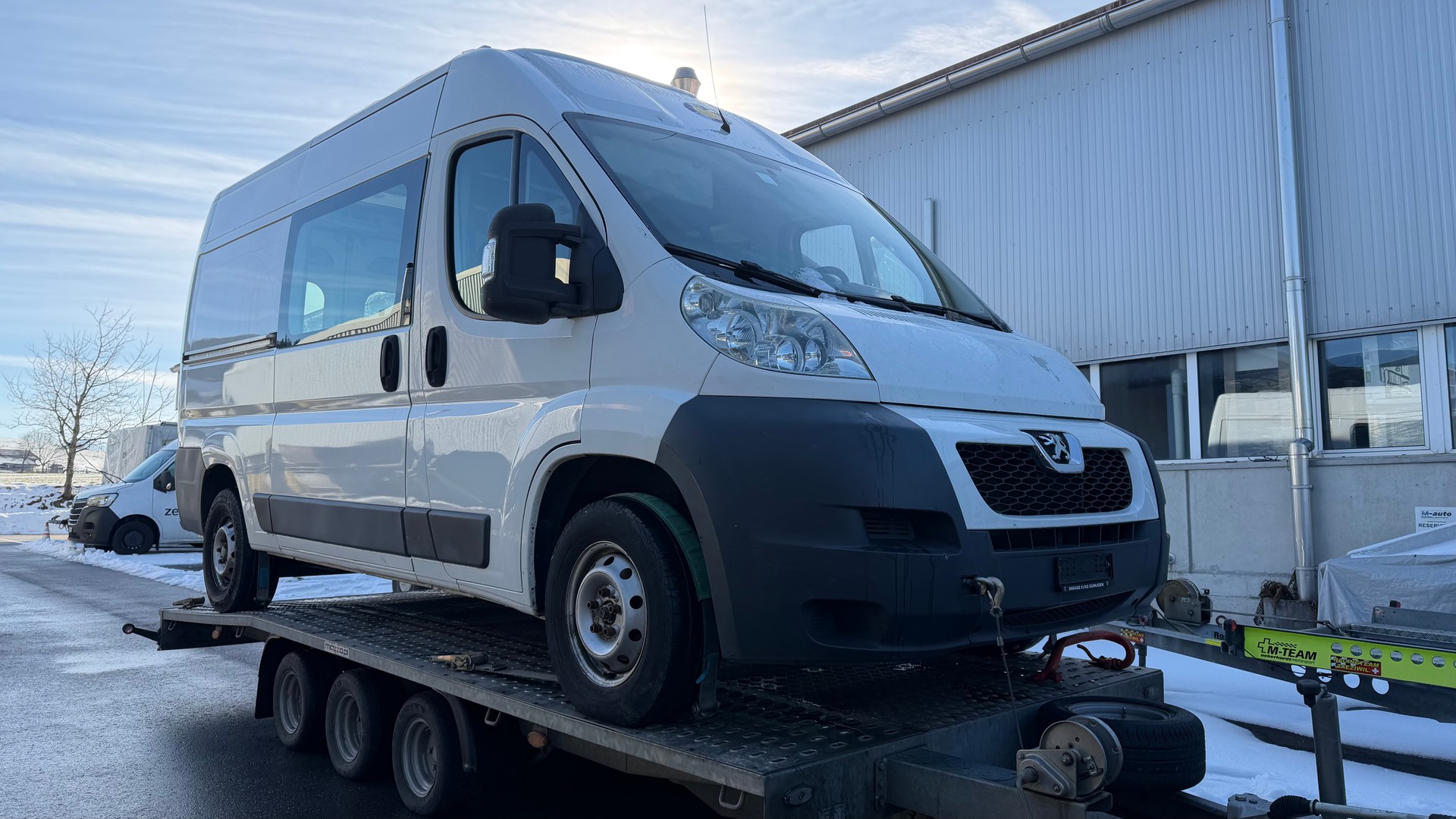 PEUGEOT Boxer 2.2 HDI 335 L2H2