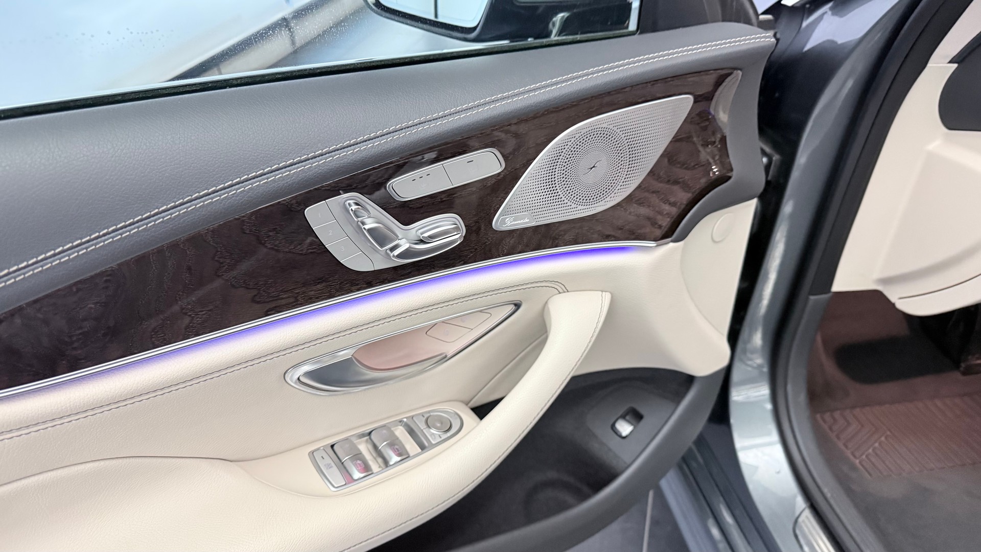 MERCEDES-BENZ CLS 450 4matic-image-8
