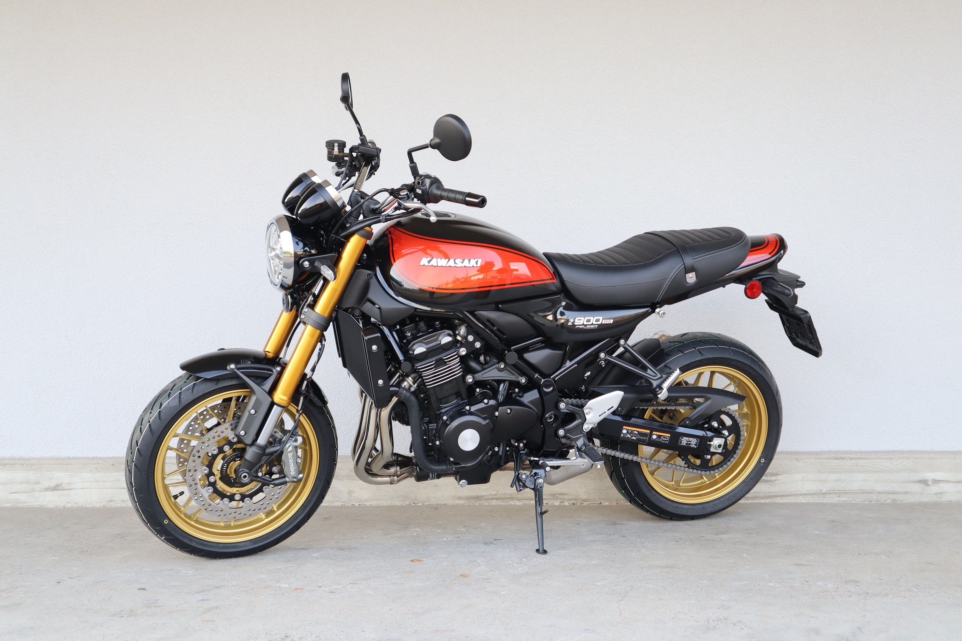 KAWASAKI Z 900 RS SE-image-4