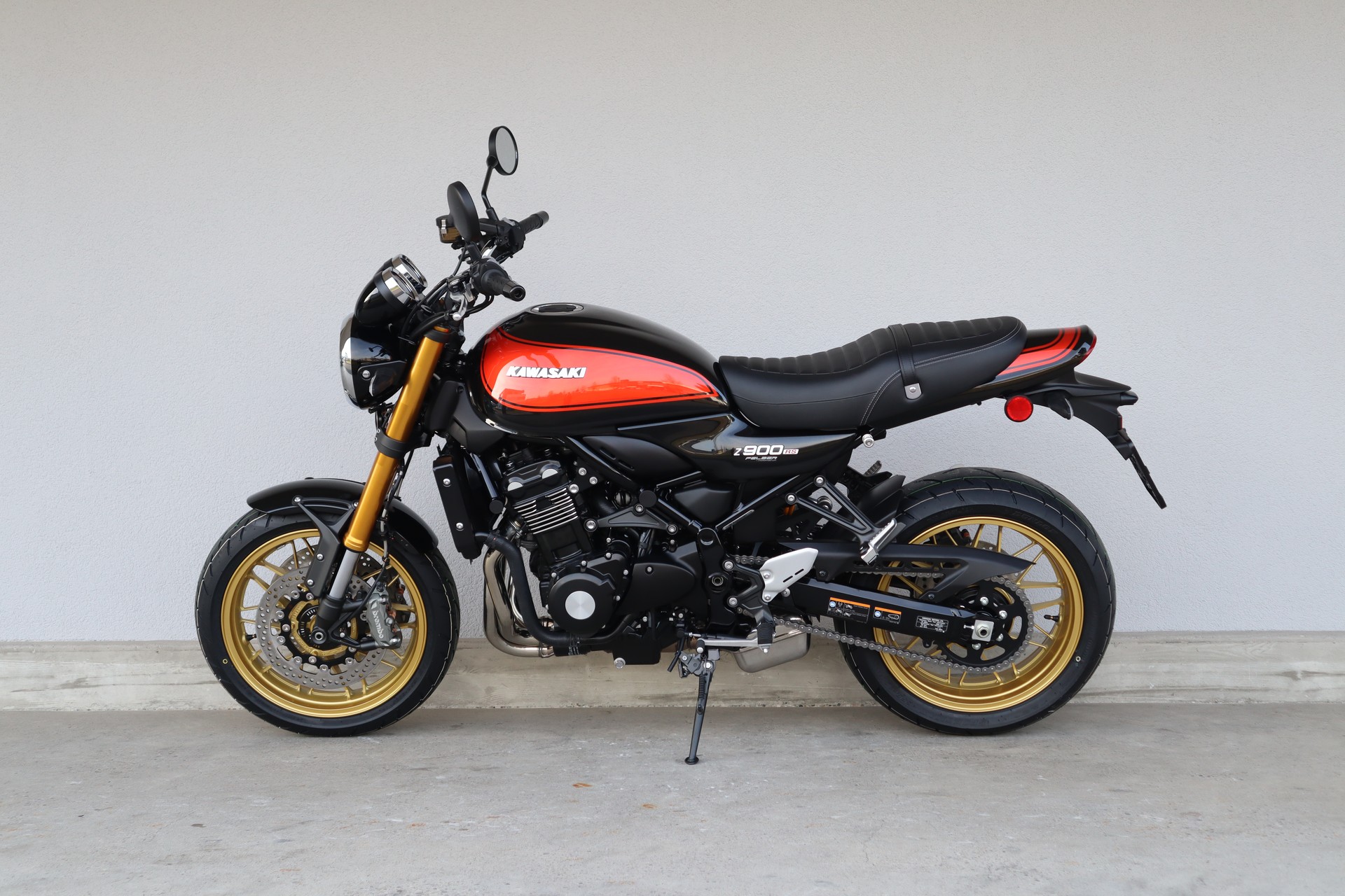 KAWASAKI Z 900 RS SE-image-3
