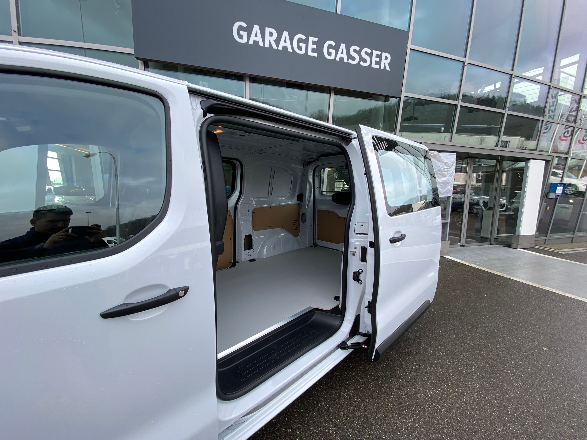 PEUGEOT Expert 1.5 BlueHDi 120 S&S Standard-image-7