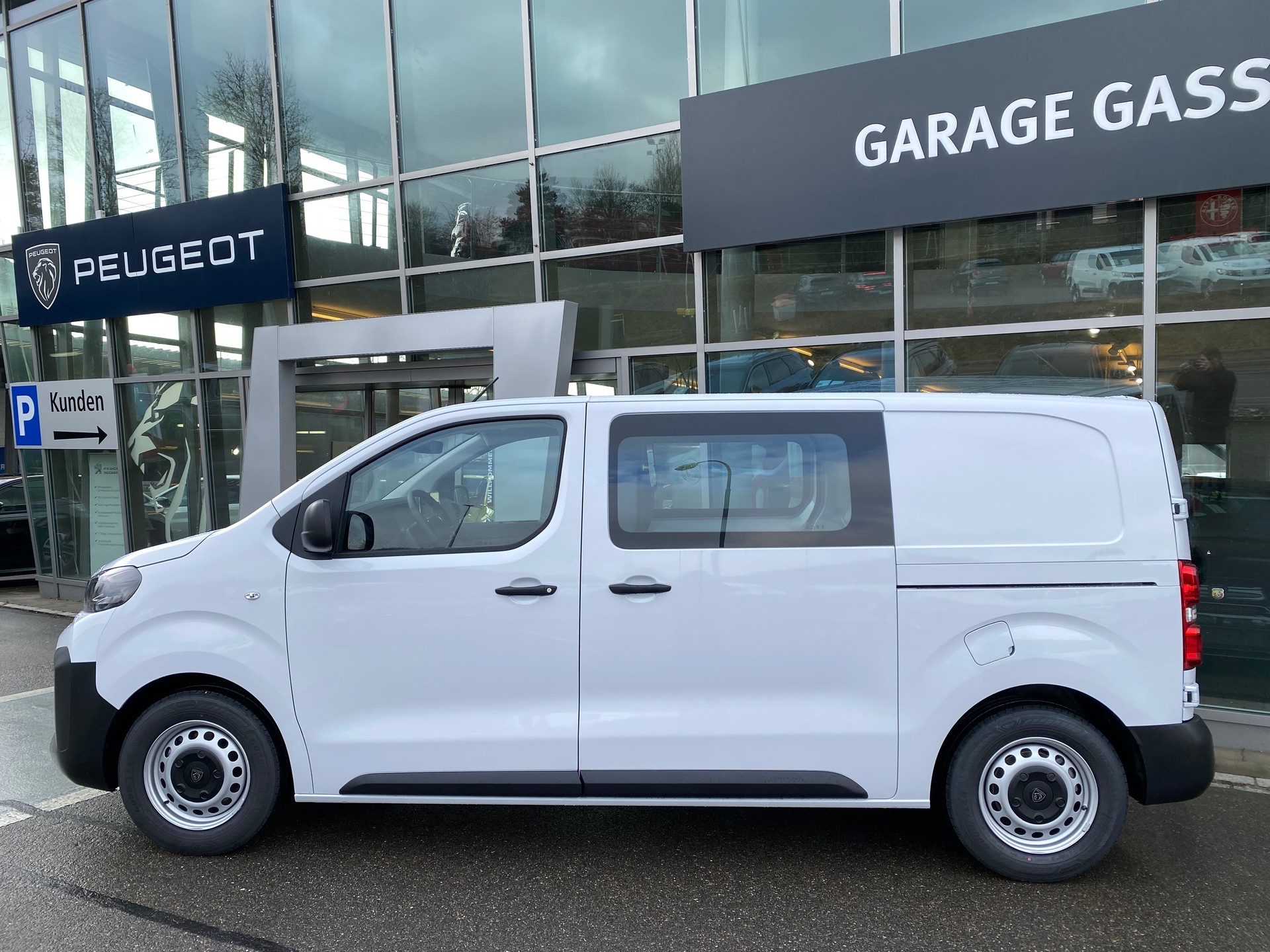 PEUGEOT Expert 1.5 BlueHDi 120 S&S Standard-showroom-element-2