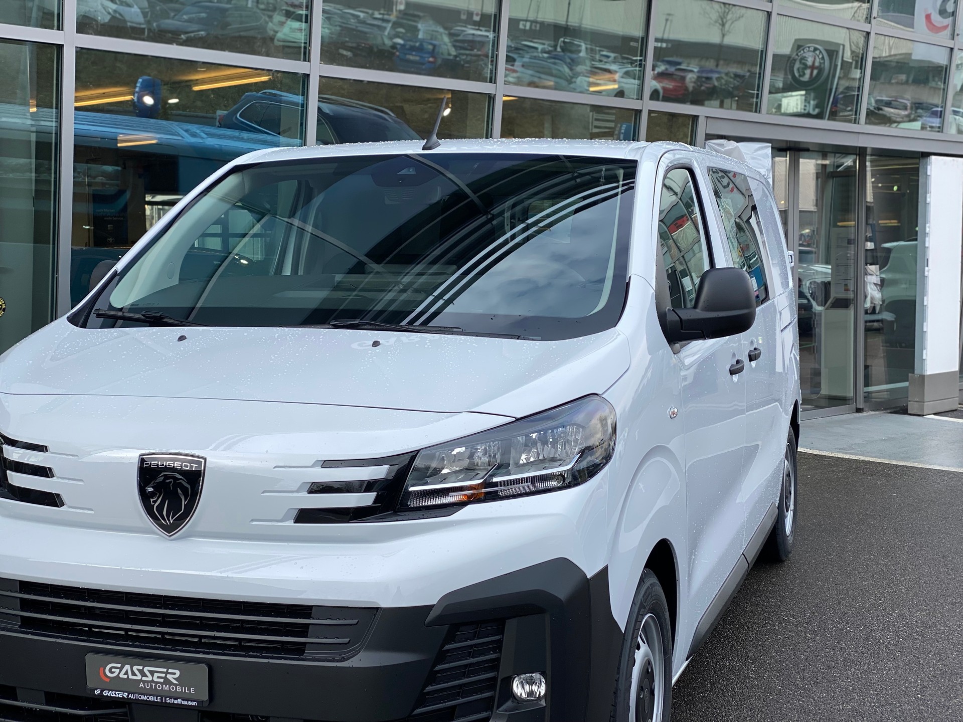 PEUGEOT Expert 1.5 BlueHDi 120 S&S Standard-showroom-element-1