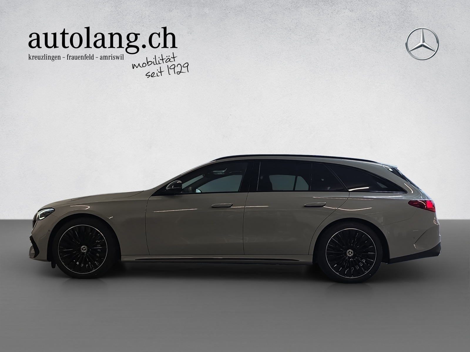 MERCEDES-BENZ E 220 d AMG Line 4Matic T-Modell-showroom-element-2