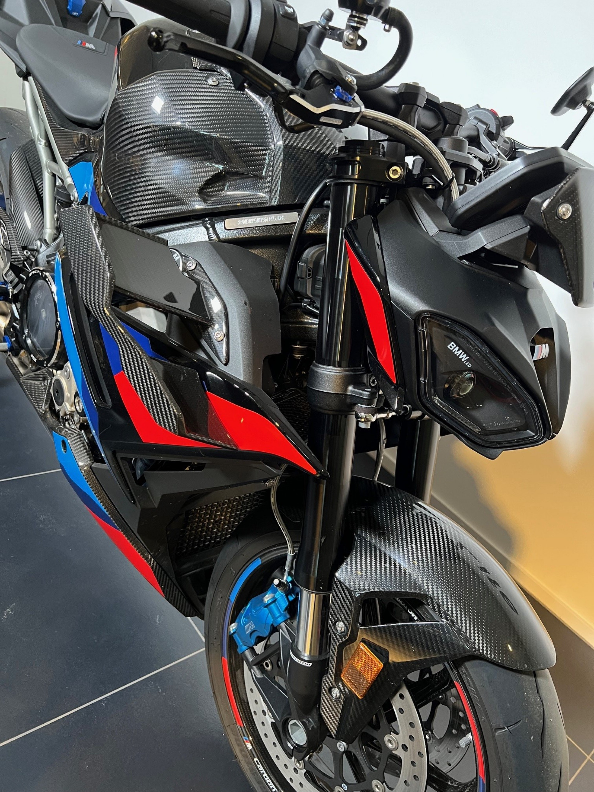 BMW M 1000 R Competition-image-2