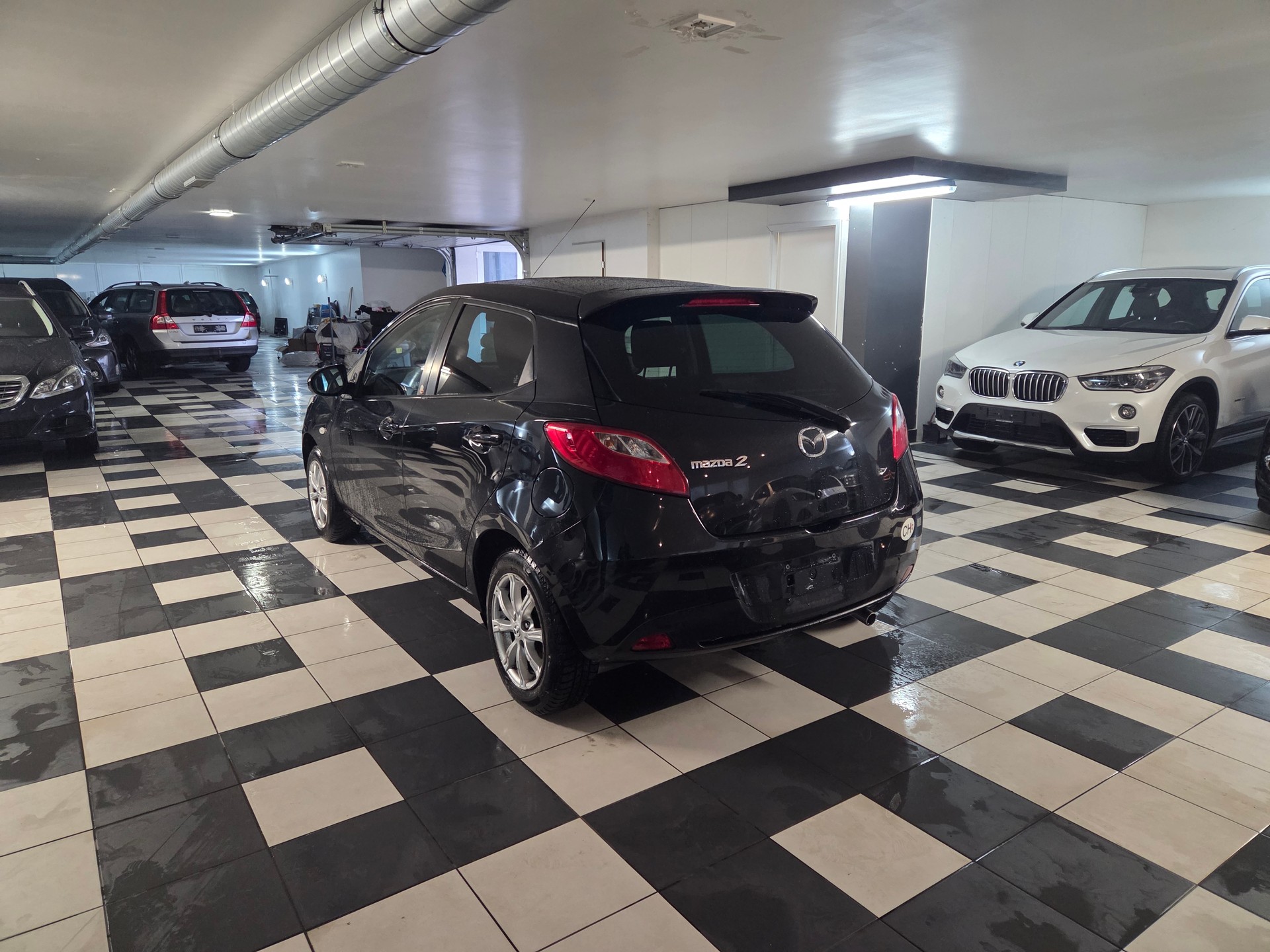 MAZDA 2 1.3i 16V Voila ma Suisse Edition-image-2