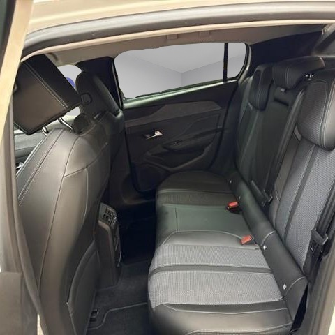 PEUGEOT 308 1.5 BlueHDI Allure Pack EAT8-image-11