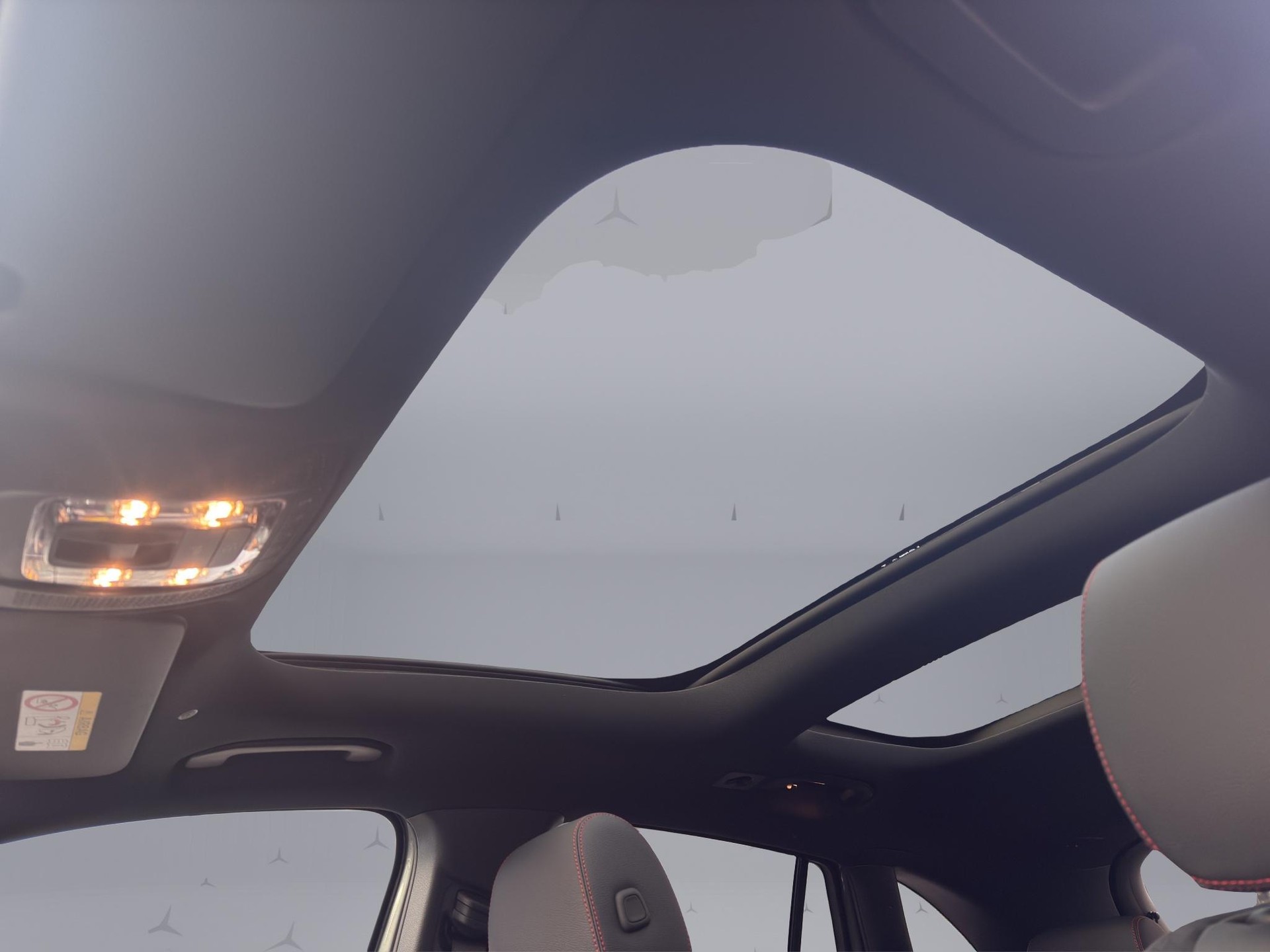MERCEDES-BENZ EQA 300 AMG Line 4matic-image-16
