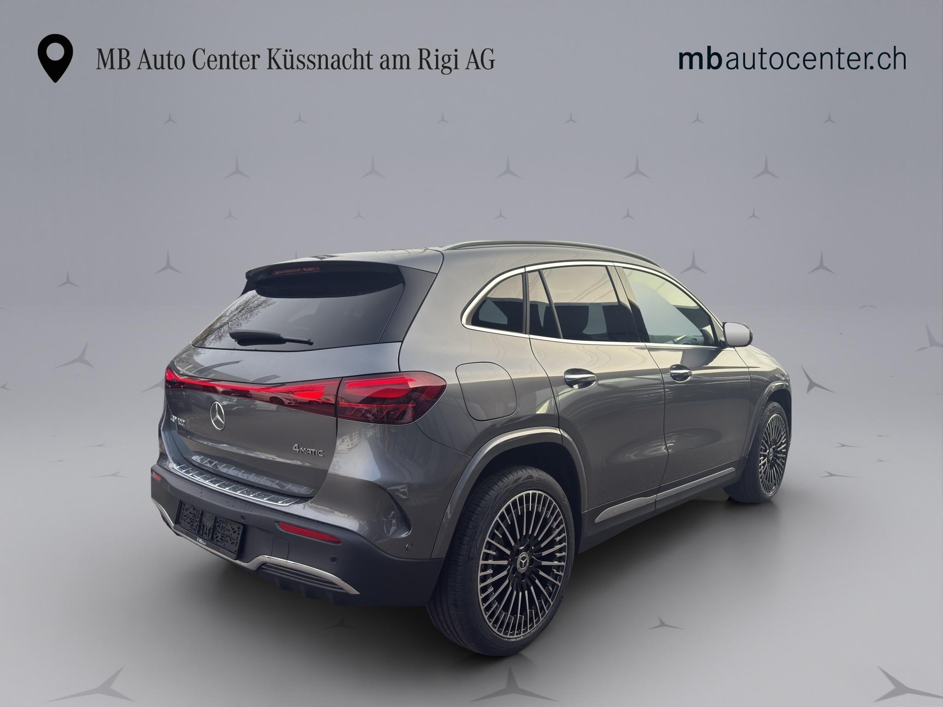 MERCEDES-BENZ EQA 300 AMG Line 4matic-image-5