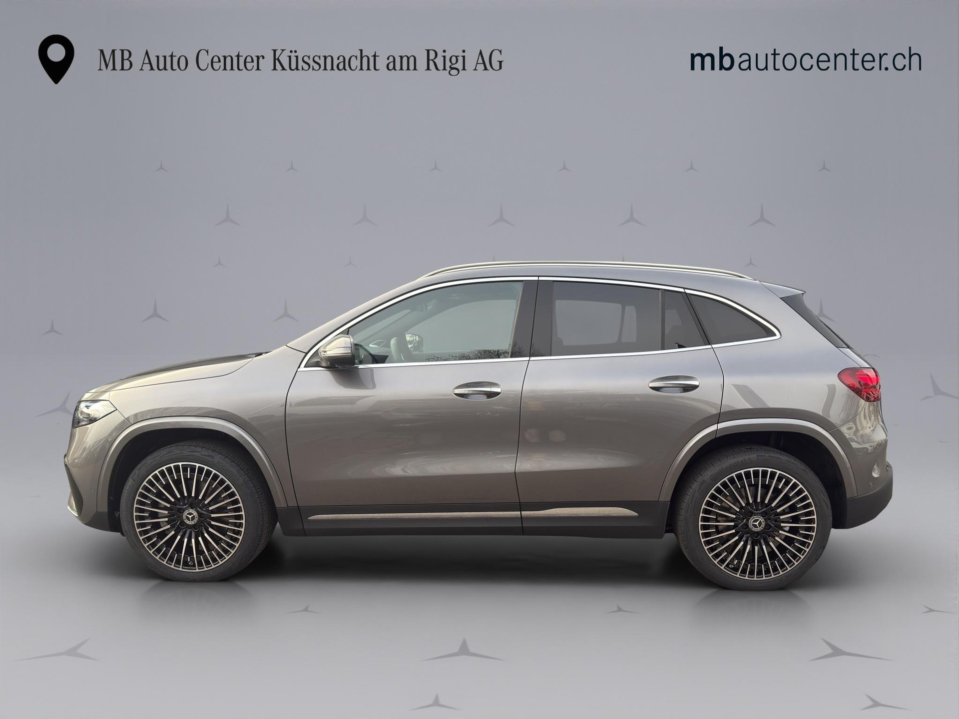 MERCEDES-BENZ EQA 300 AMG Line 4matic-showroom-element-2