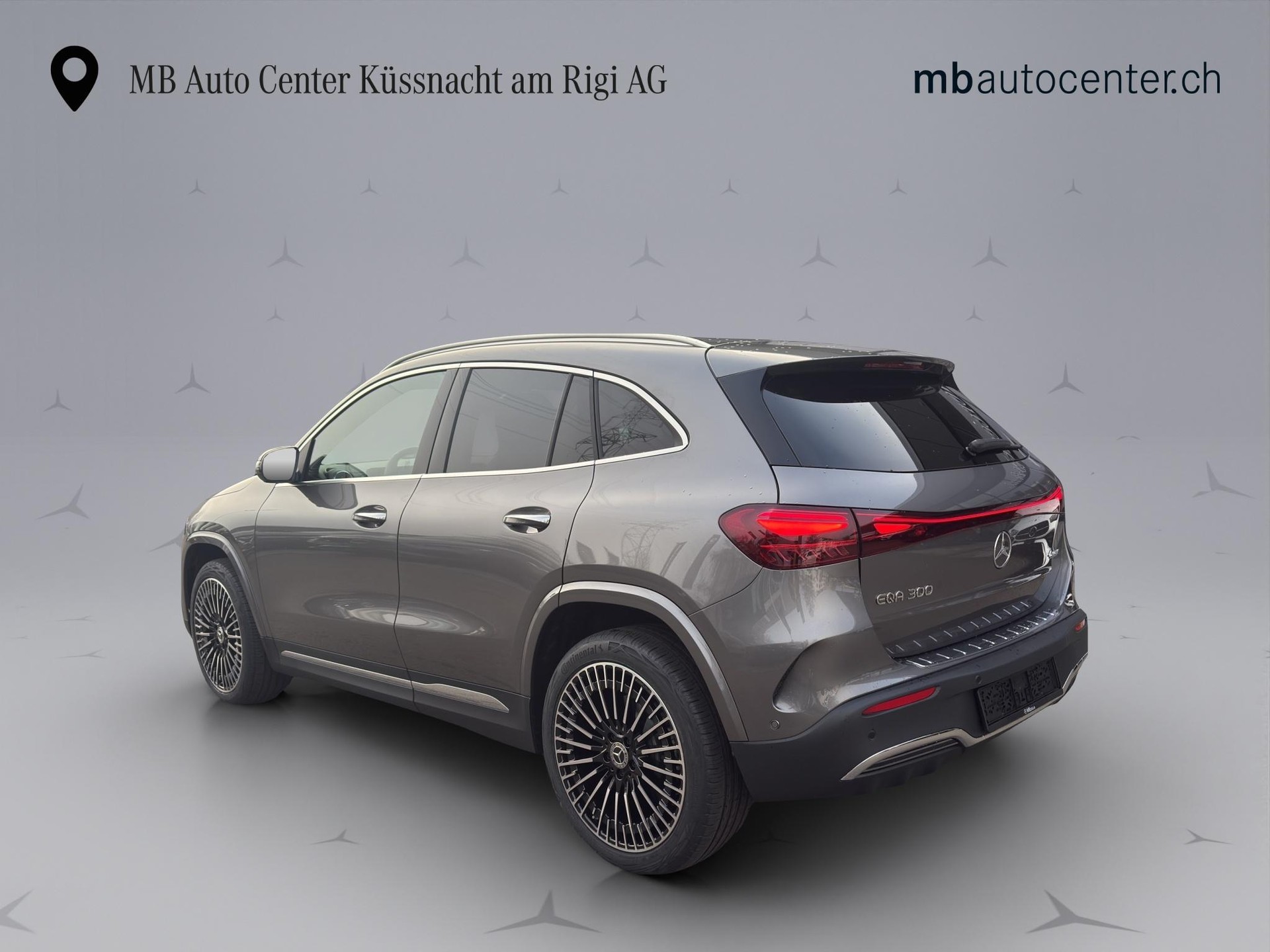 MERCEDES-BENZ EQA 300 AMG Line 4matic-showroom-element-3
