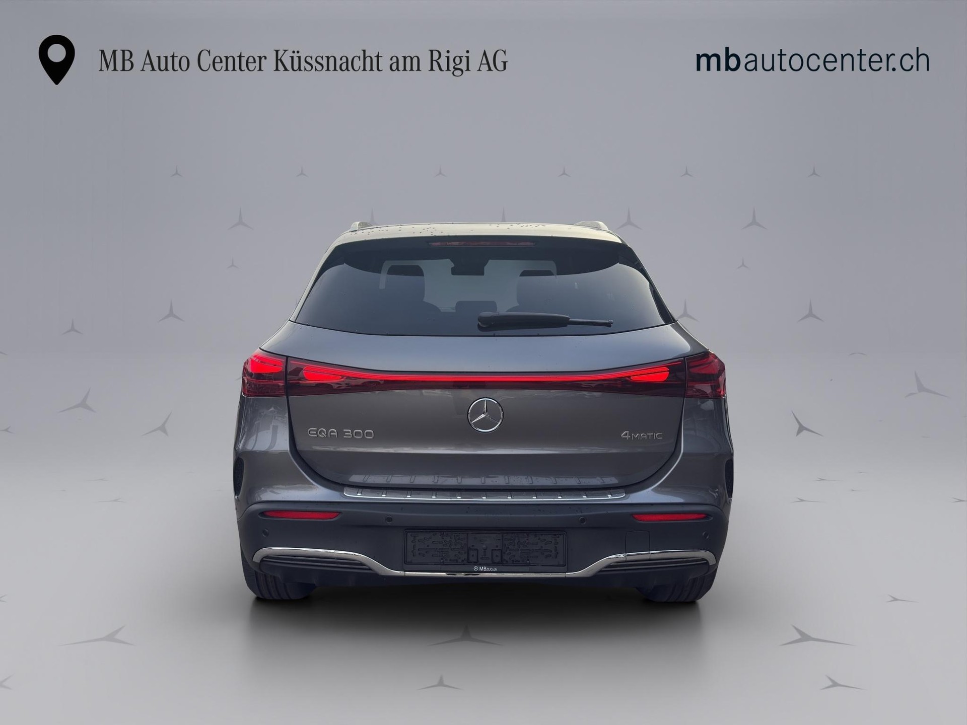 MERCEDES-BENZ EQA 300 AMG Line 4matic-image-4