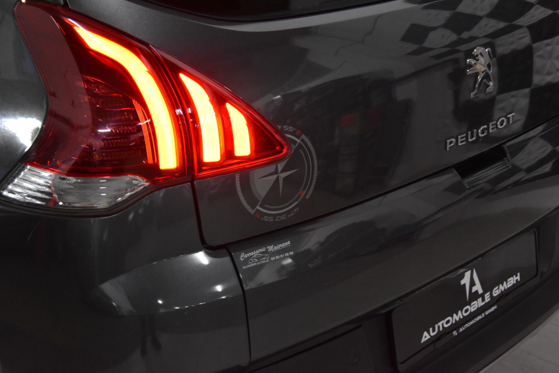 PEUGEOT 3008 1.2 Pure Tech Allure-image-4