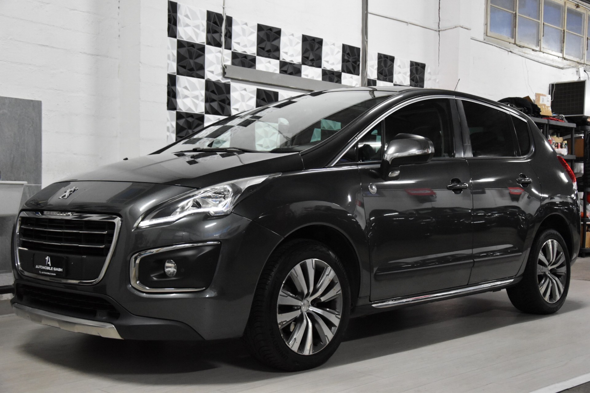 PEUGEOT 3008 1.2 Pure Tech Allure