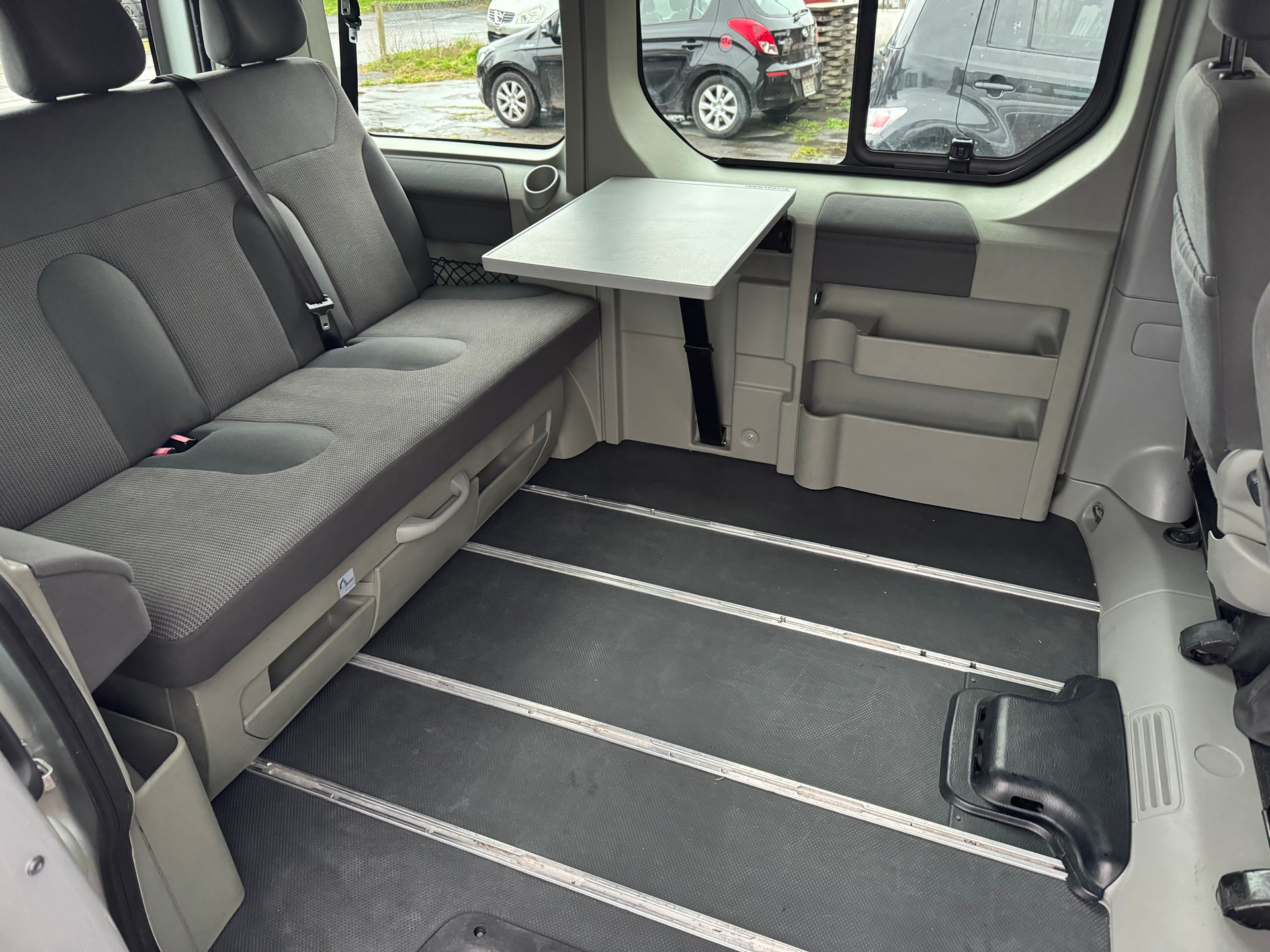 OPEL Vivaro Life 2.5CDTI 2.7t L1H1-image-10