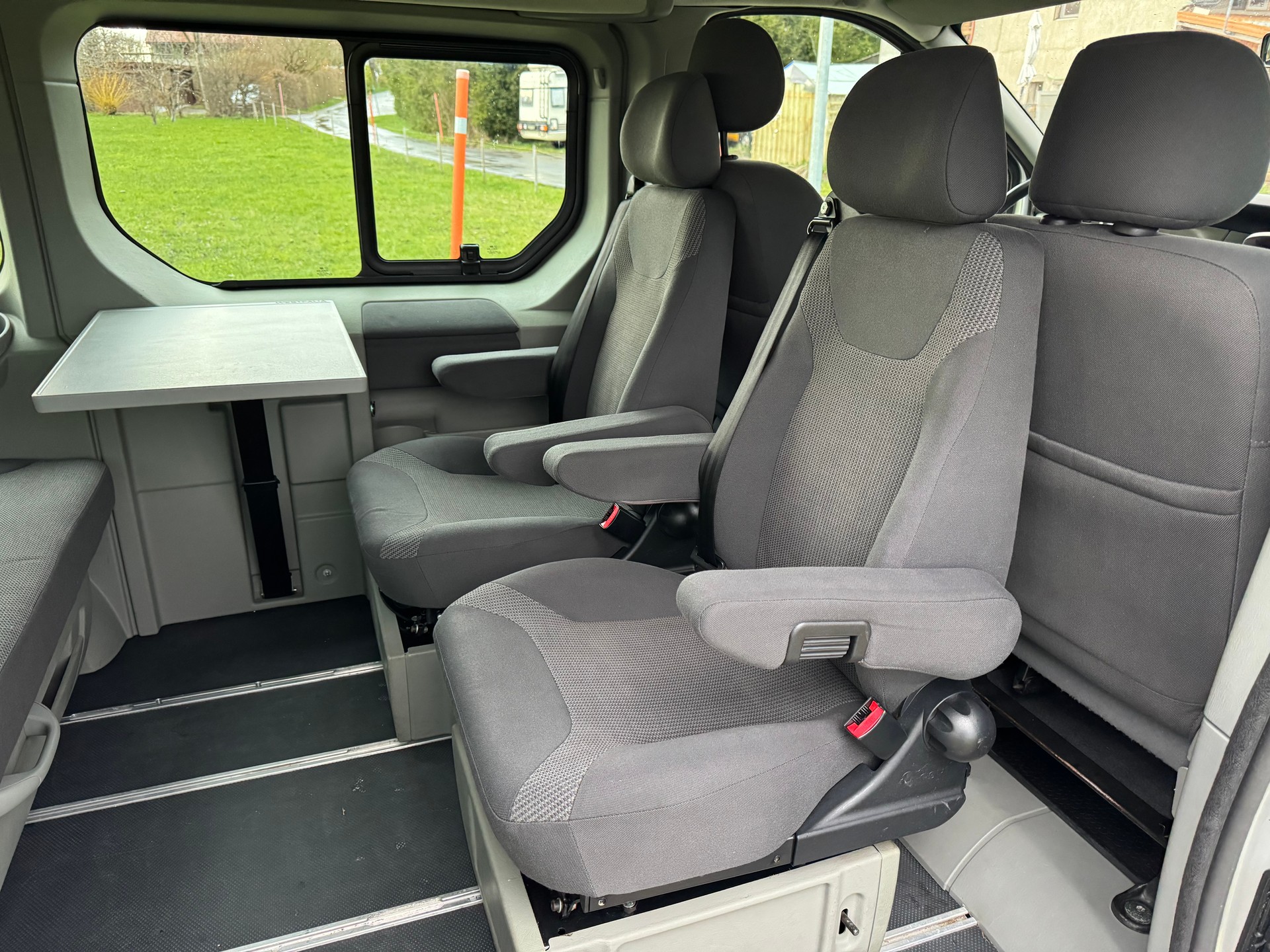 OPEL Vivaro Life 2.5CDTI 2.7t L1H1-image-8