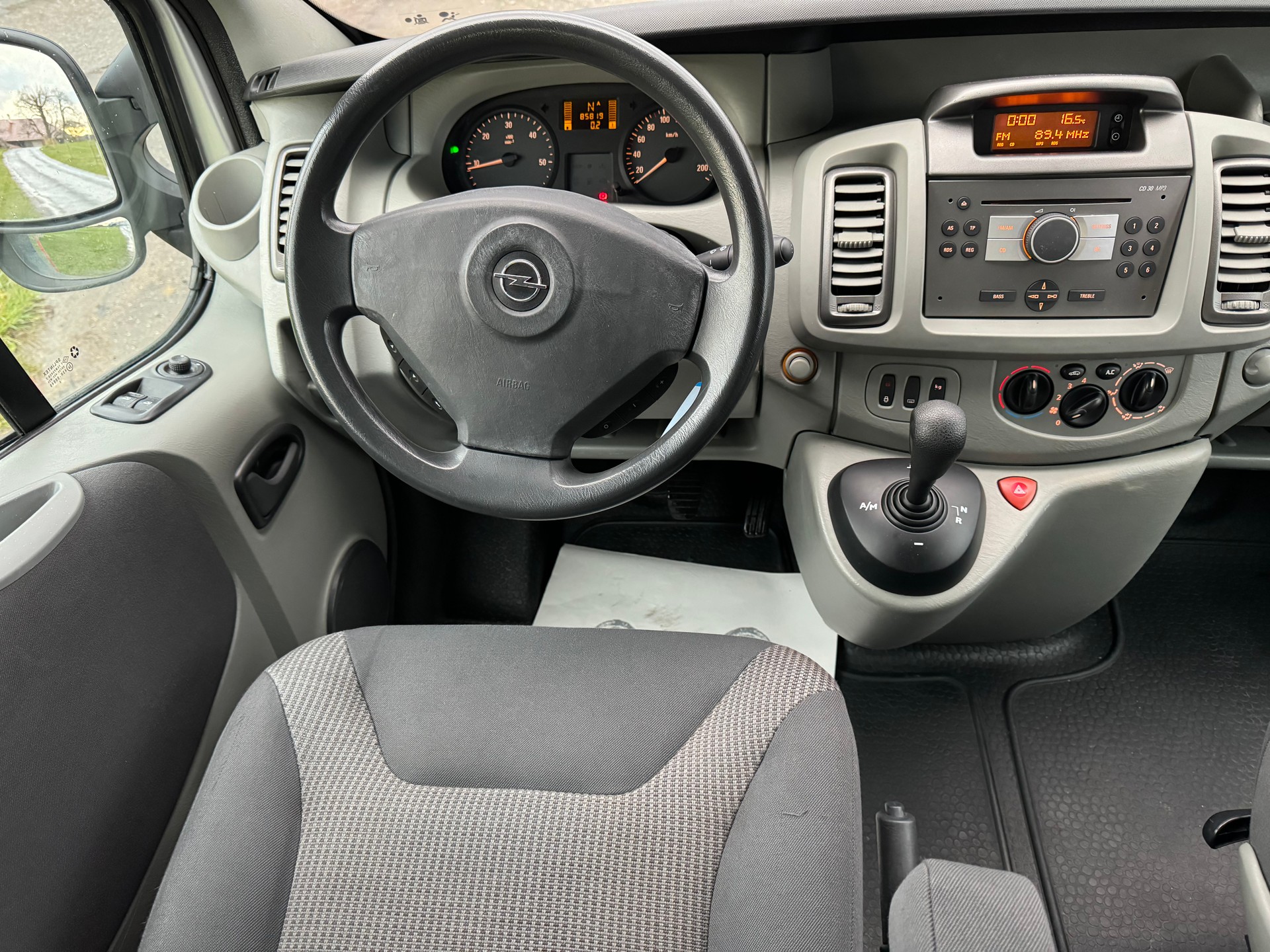 OPEL Vivaro Life 2.5CDTI 2.7t L1H1-image-5