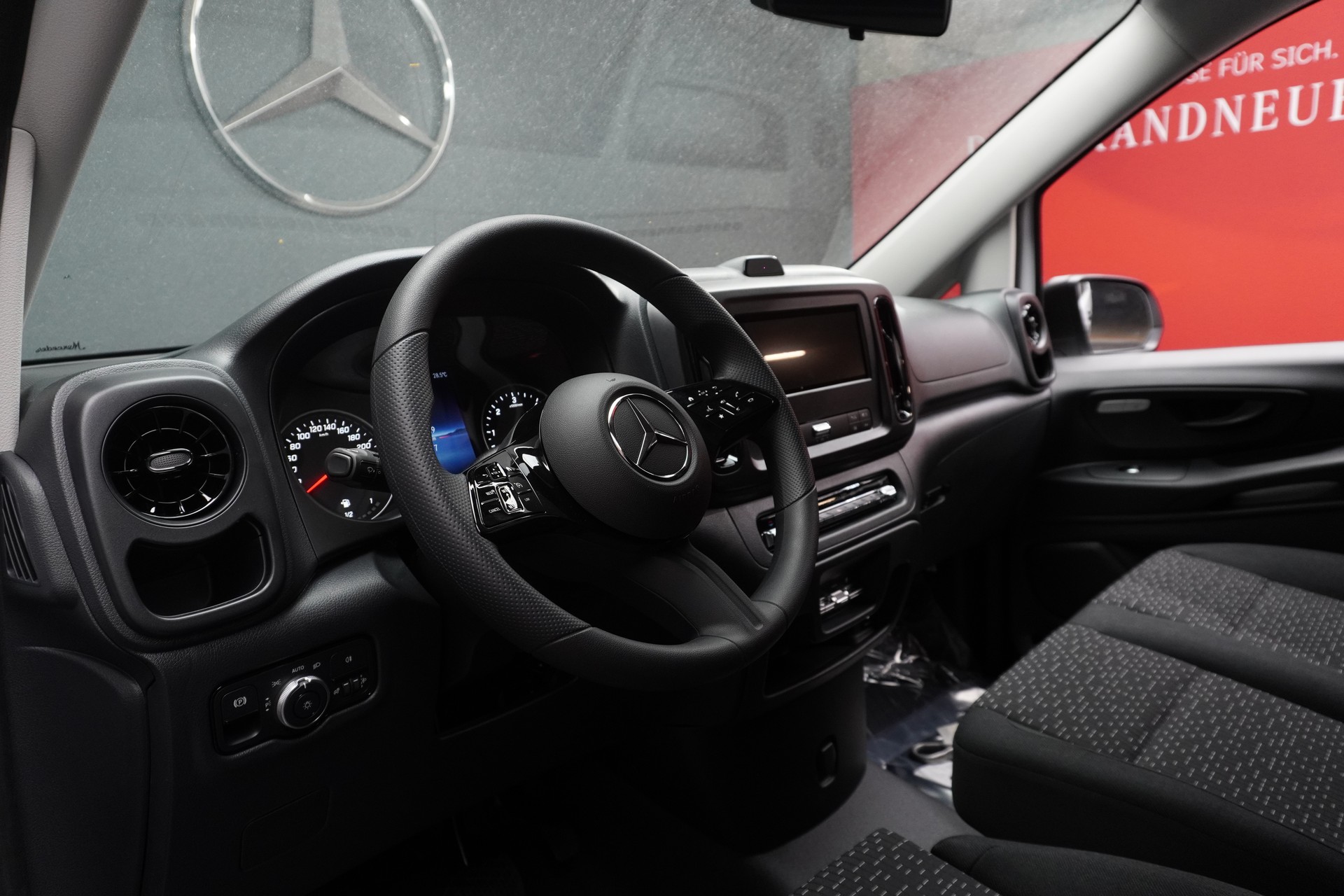 MERCEDES-BENZ Vito 114 KA PRO Lang 4Matic WORKER-image-4