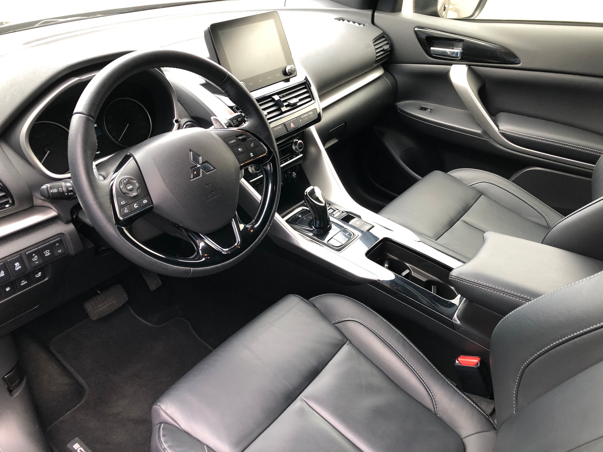 MITSUBISHI Eclipse Cross 2.4 PHEV Diamond 4WD-image-4