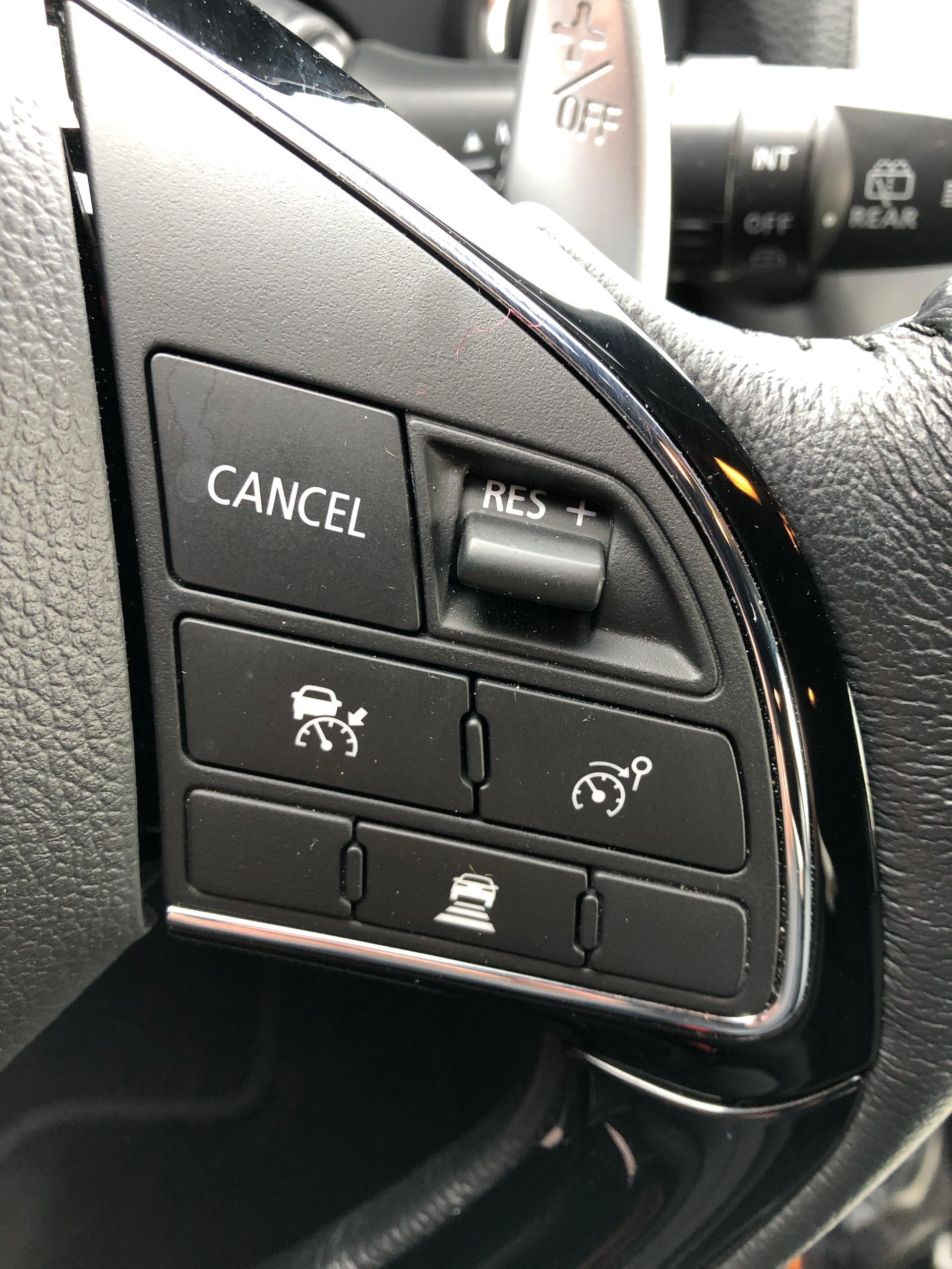 MITSUBISHI Eclipse Cross 2.4 PHEV Diamond 4WD-image-12