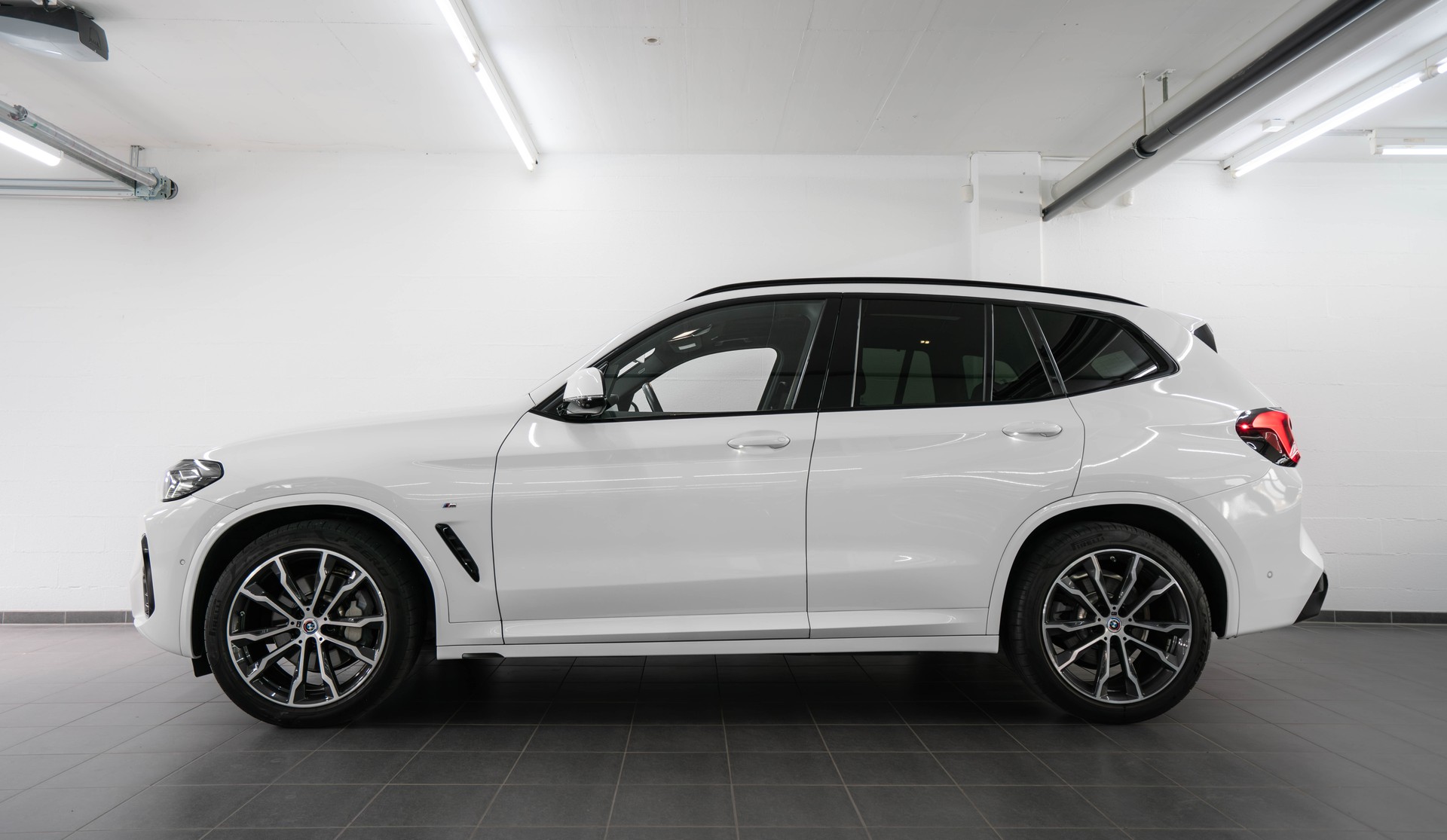 BMW X3 xDrive 48V 30d M Sport-showroom-element-3