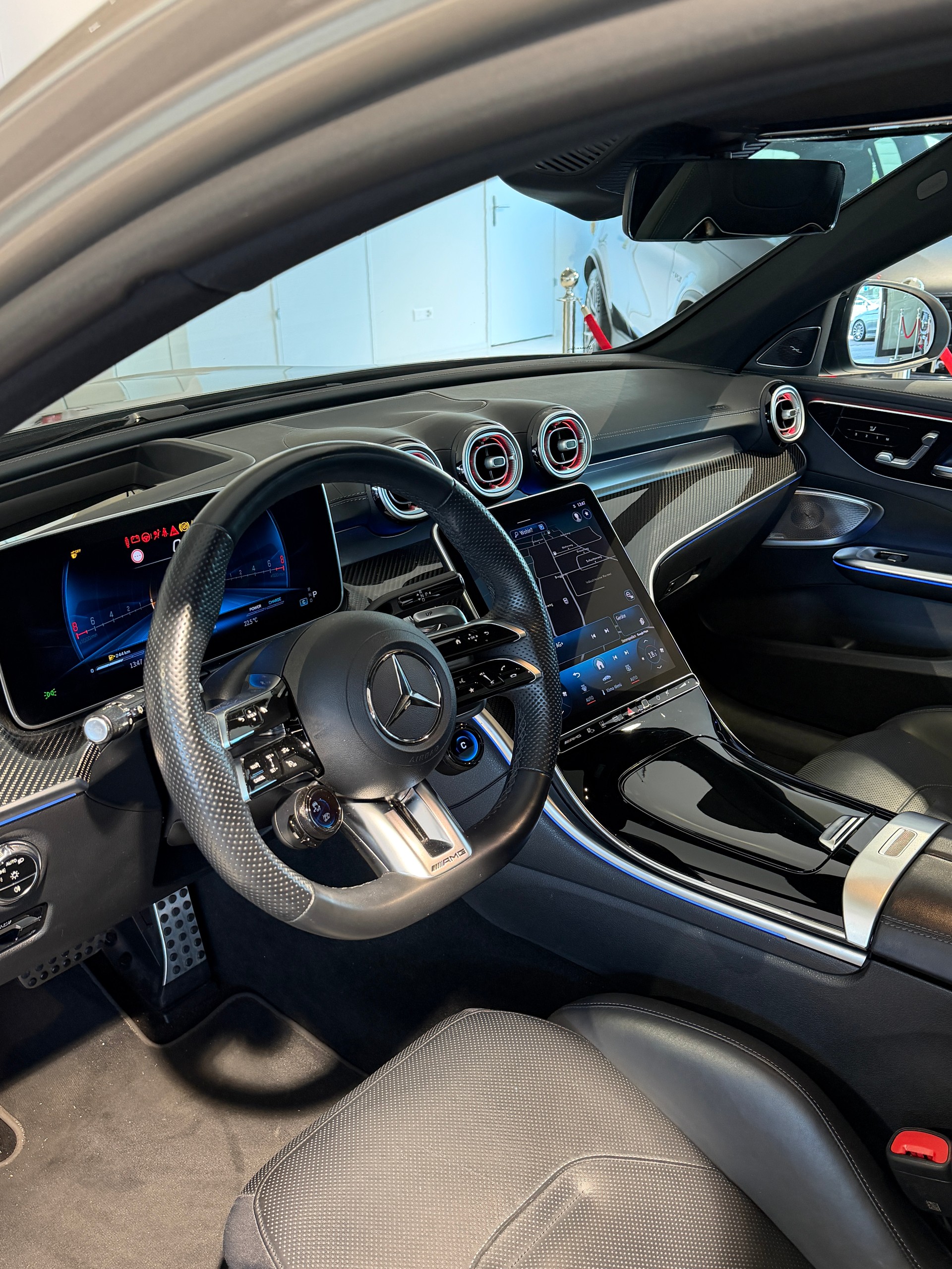 MERCEDES-BENZ C 43 T AMG 4Matic-image-9