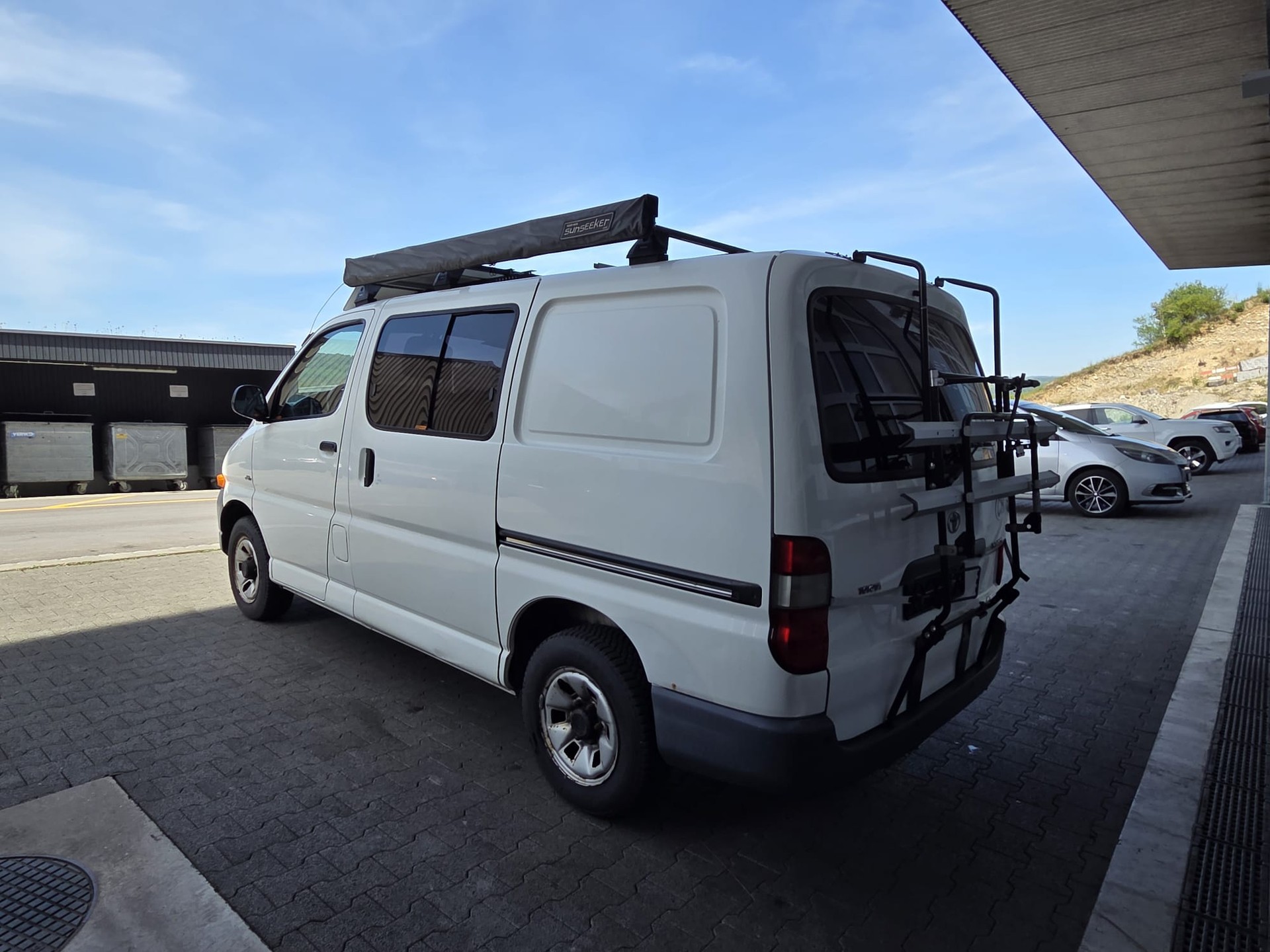 TOYOTA D-4D 4WD-image-5
