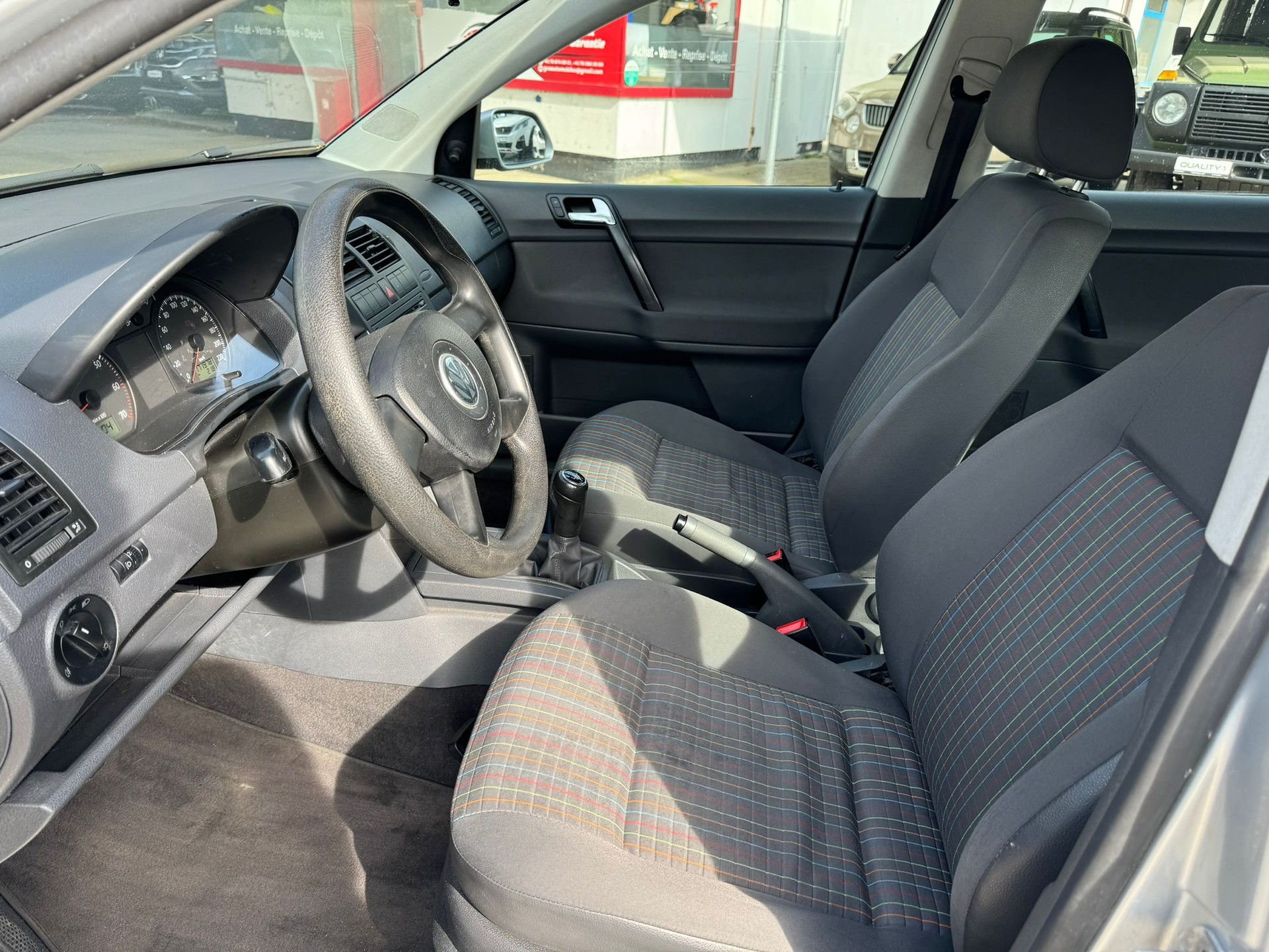 VW Polo 1.2 12V Trendline-image-12
