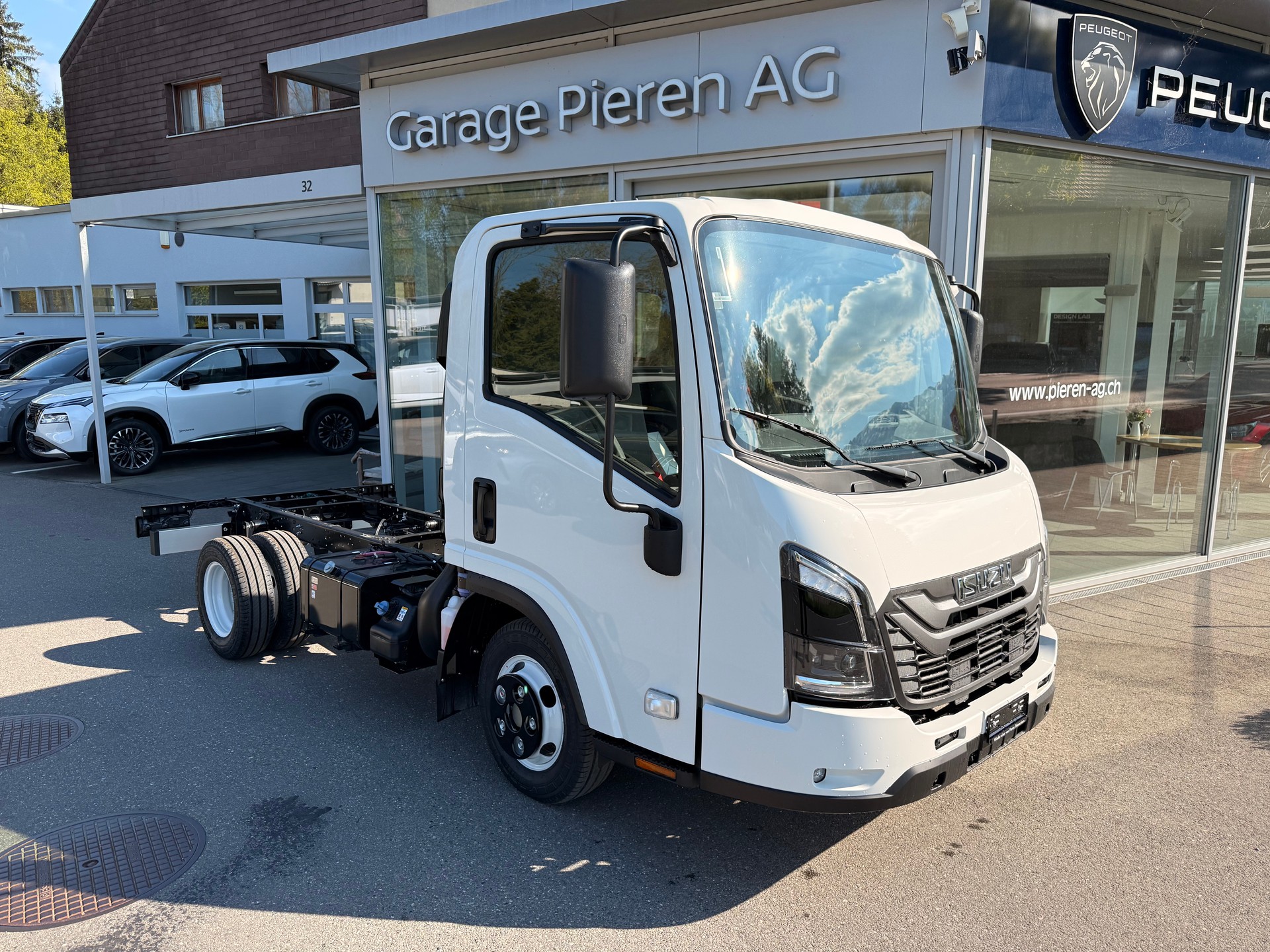 ISUZU M21 T E