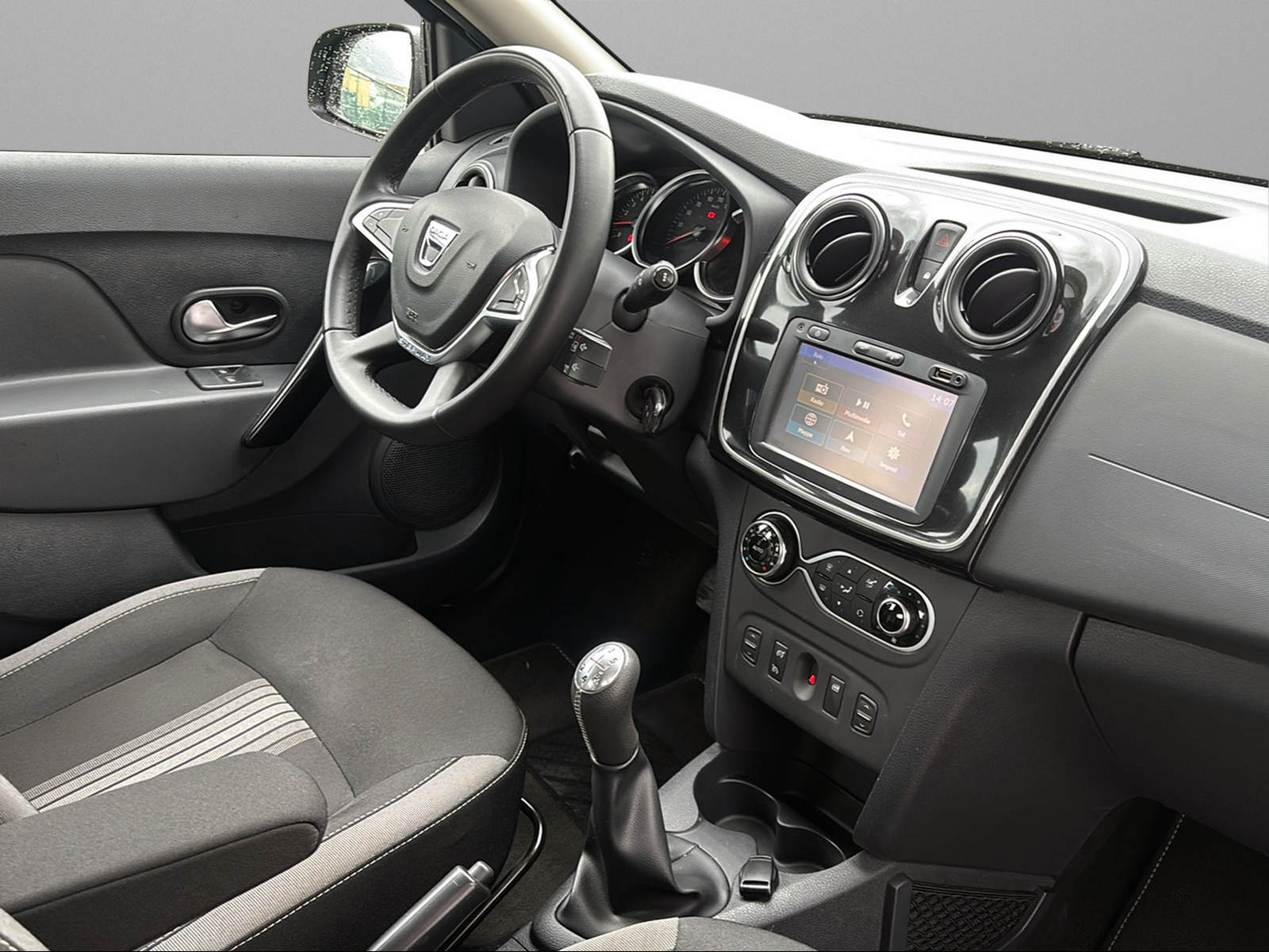 DACIA Sandero TCe 90 Stepway Unlimited-image-10