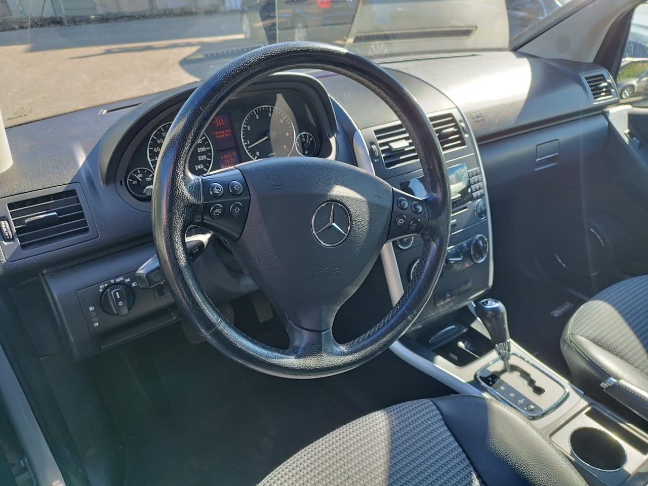 MERCEDES-BENZ A 170 Classic-image-8