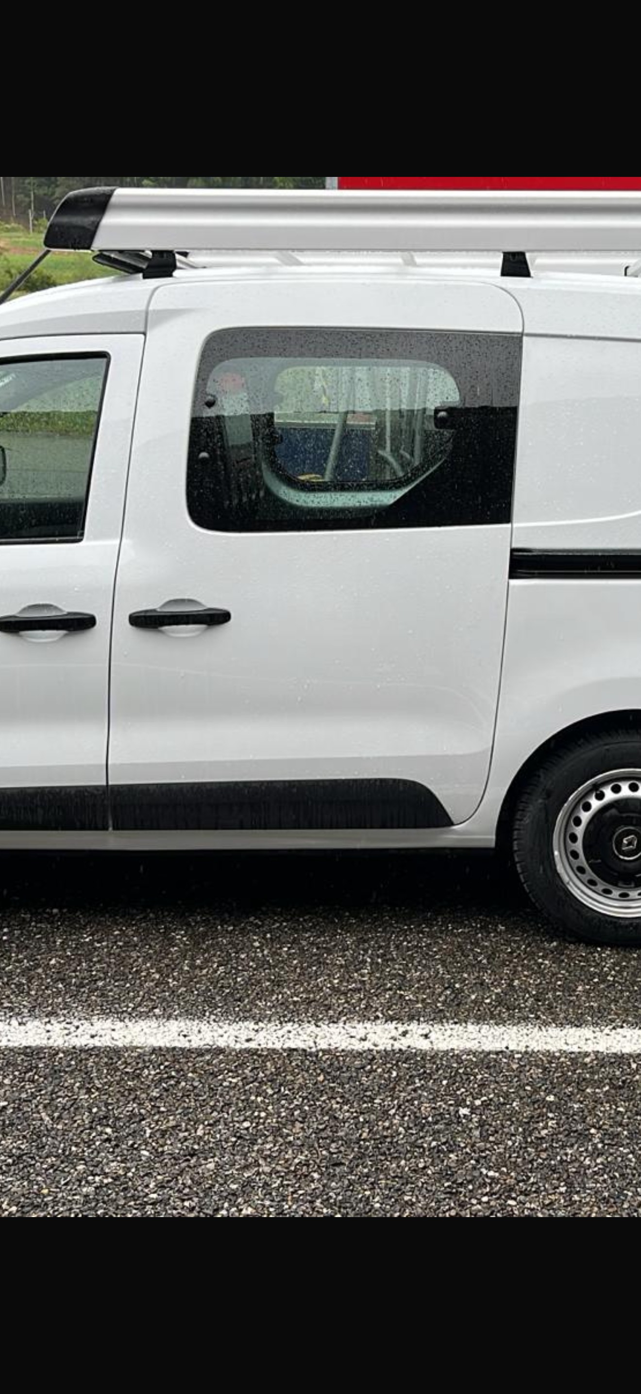RENAULT EXPRESS 1.3T- 100 PF "EXTRA" MIT KLIMA + NAVI + GROSSER DACHTRÄGER + RUND UM FENSTER + AHK 1200 KG + NEUWERTIG + CH AUTO.-image-32