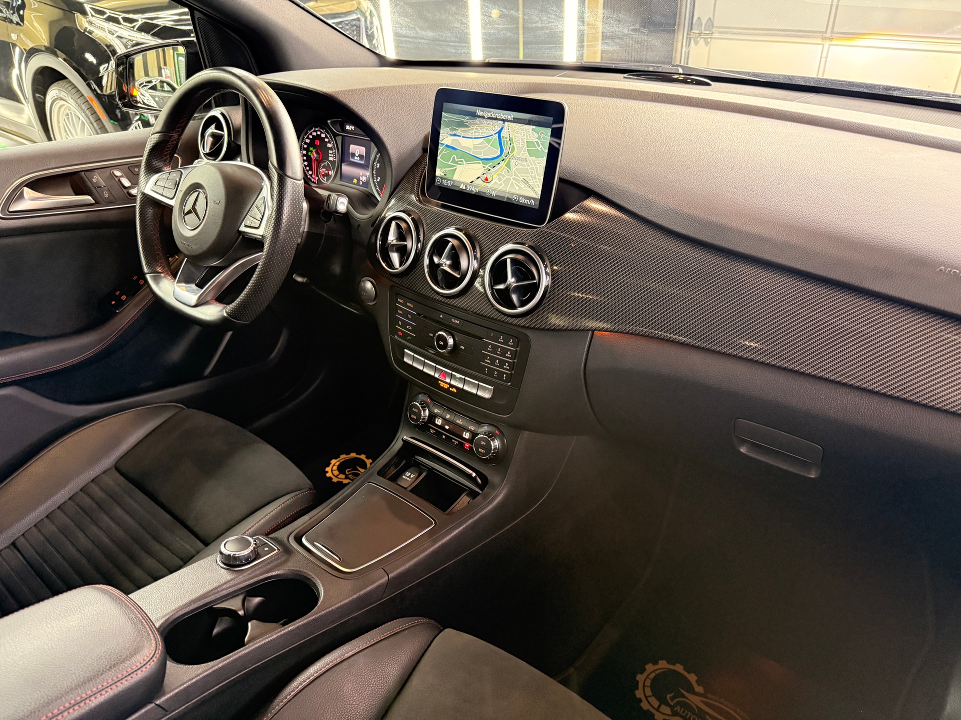 MERCEDES-BENZ B 250 AMG Line 4m-image-11