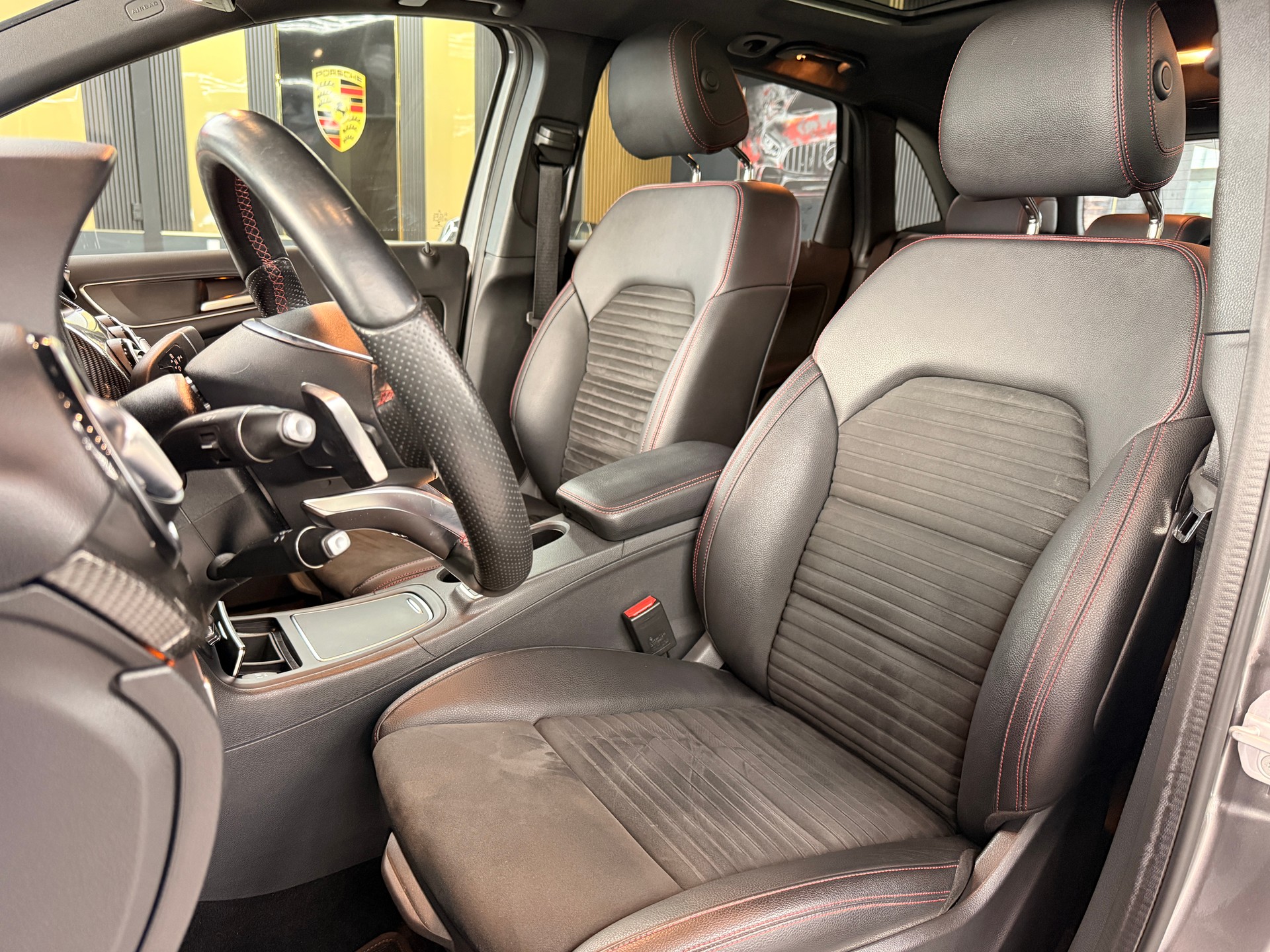 MERCEDES-BENZ B 250 AMG Line 4m-image-9